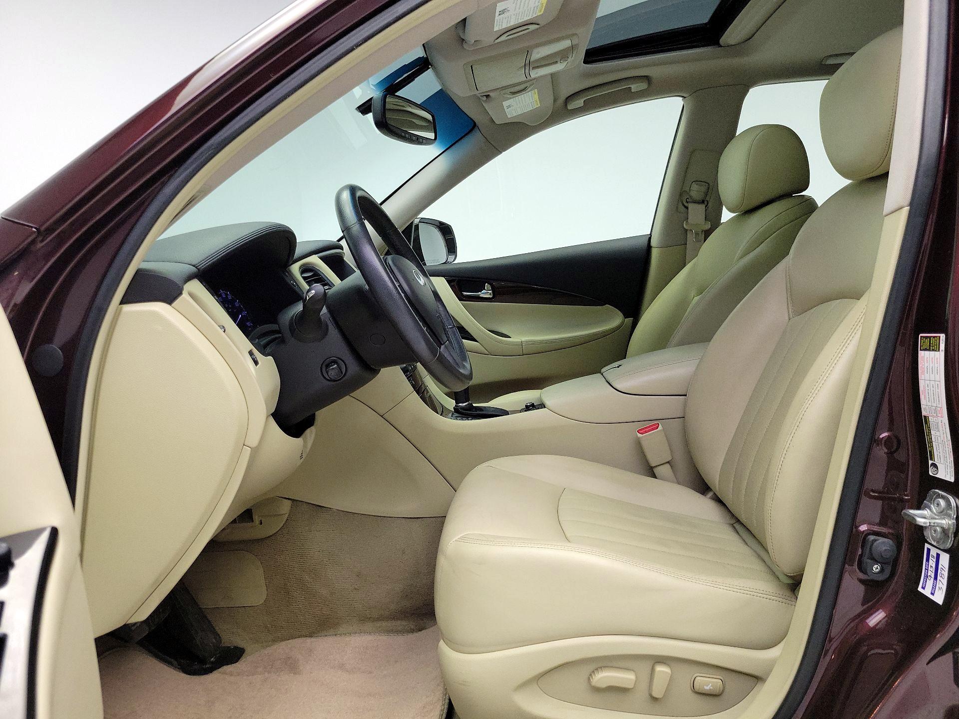 Thumbnail: 2016 INFINITI QX50 - 11