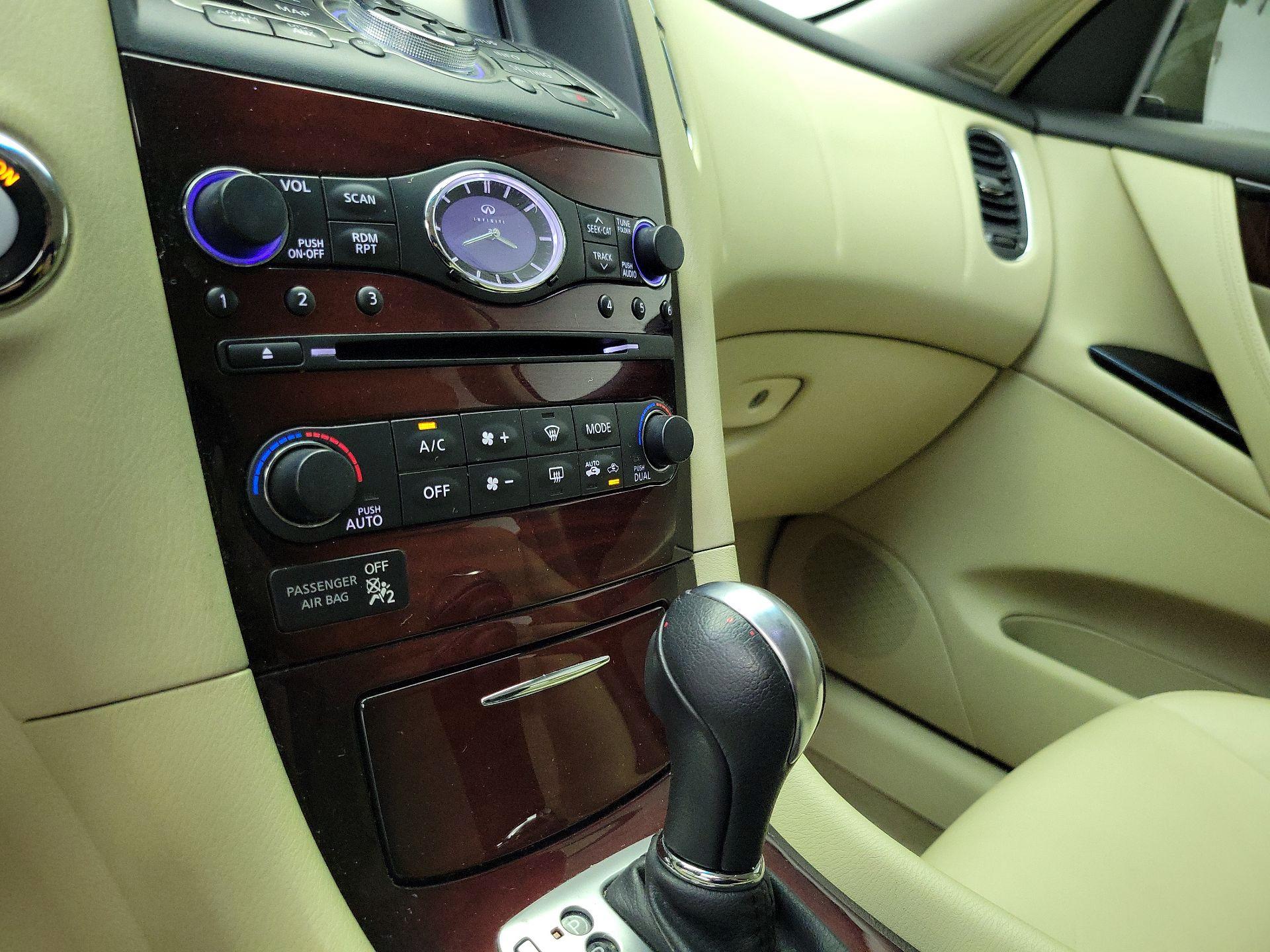 Thumbnail: 2016 INFINITI QX50 - 17