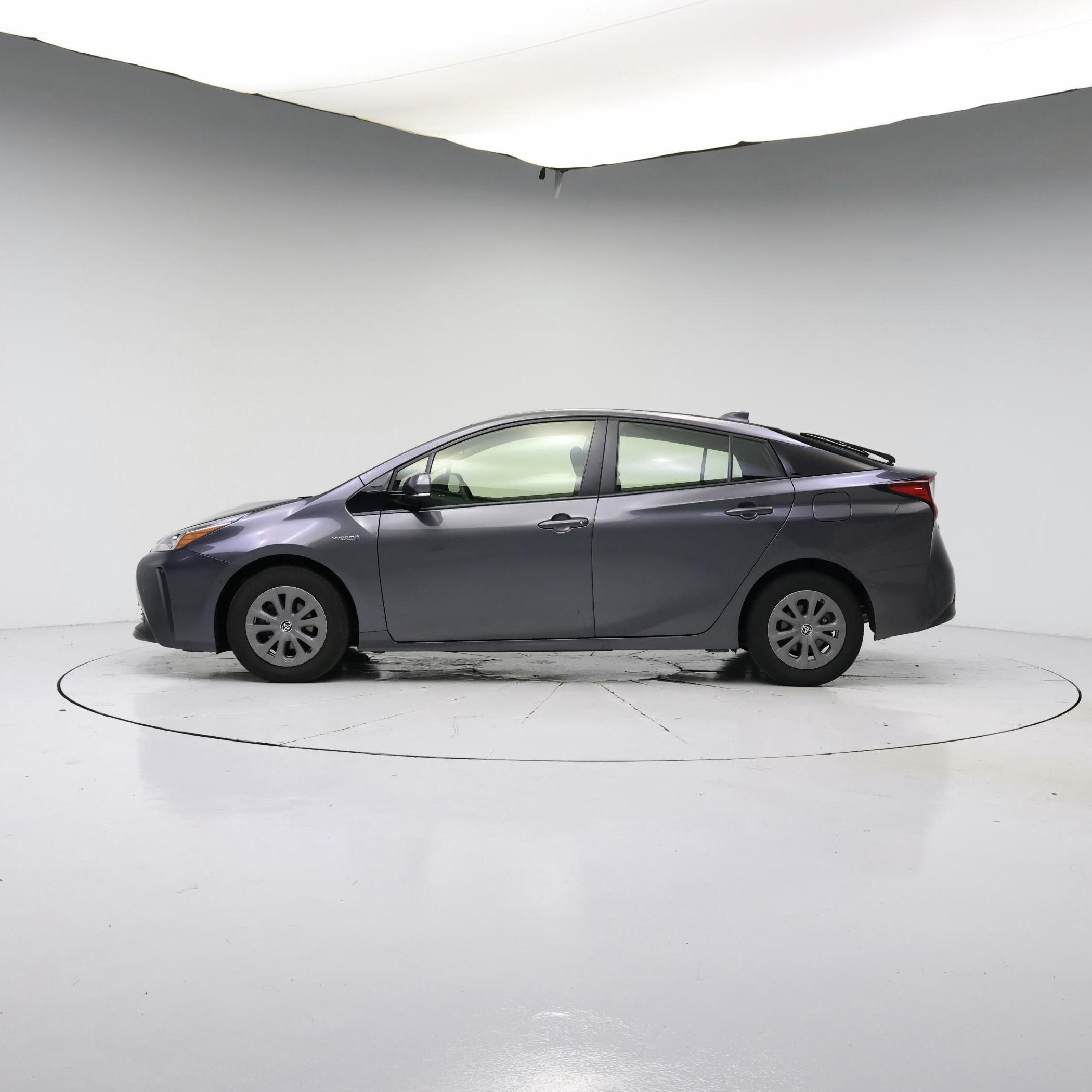 Thumbnail: 2020 Toyota Prius - 3