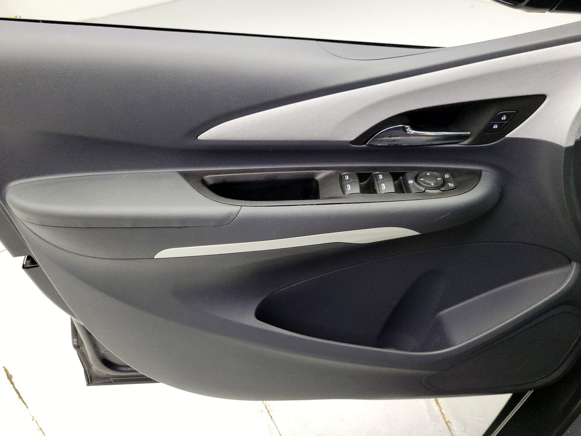 Thumbnail: 2021 Chevrolet Bolt EV - 12
