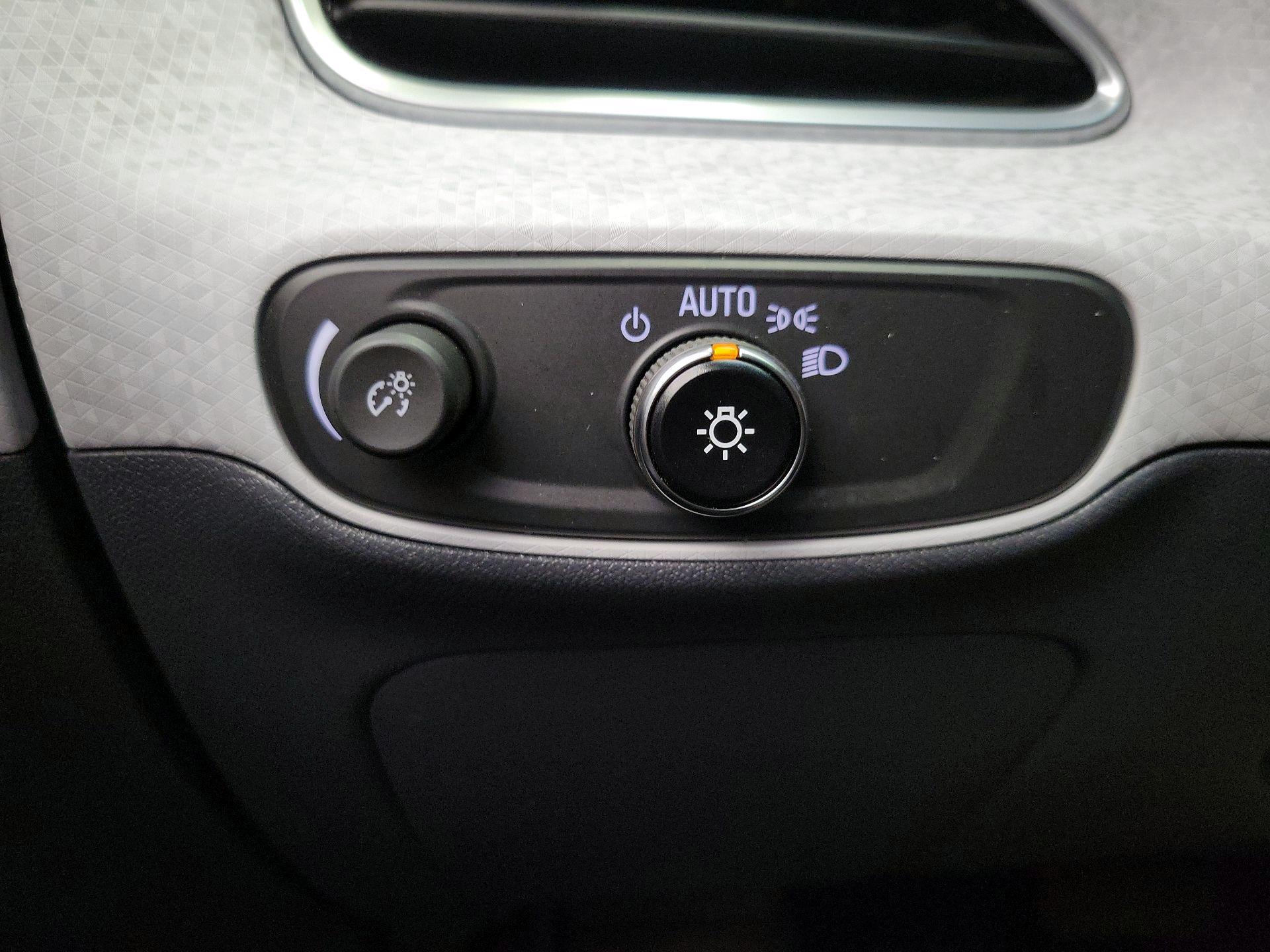 Thumbnail: 2021 Chevrolet Bolt EV - 13