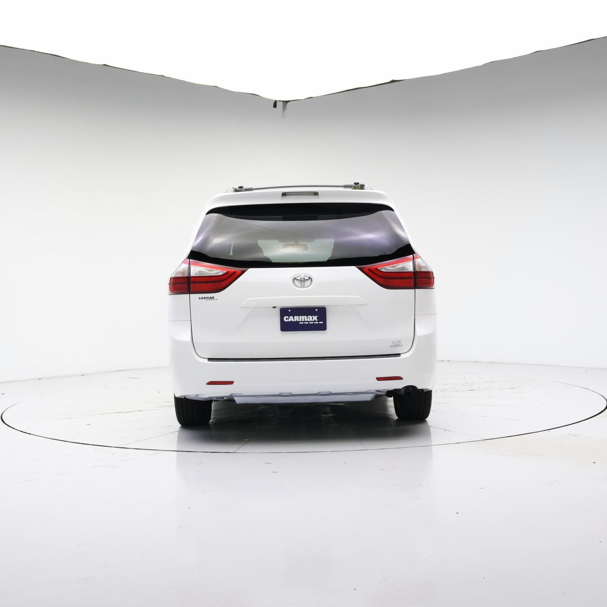 Thumbnail: 2015 Toyota Sienna - 6
