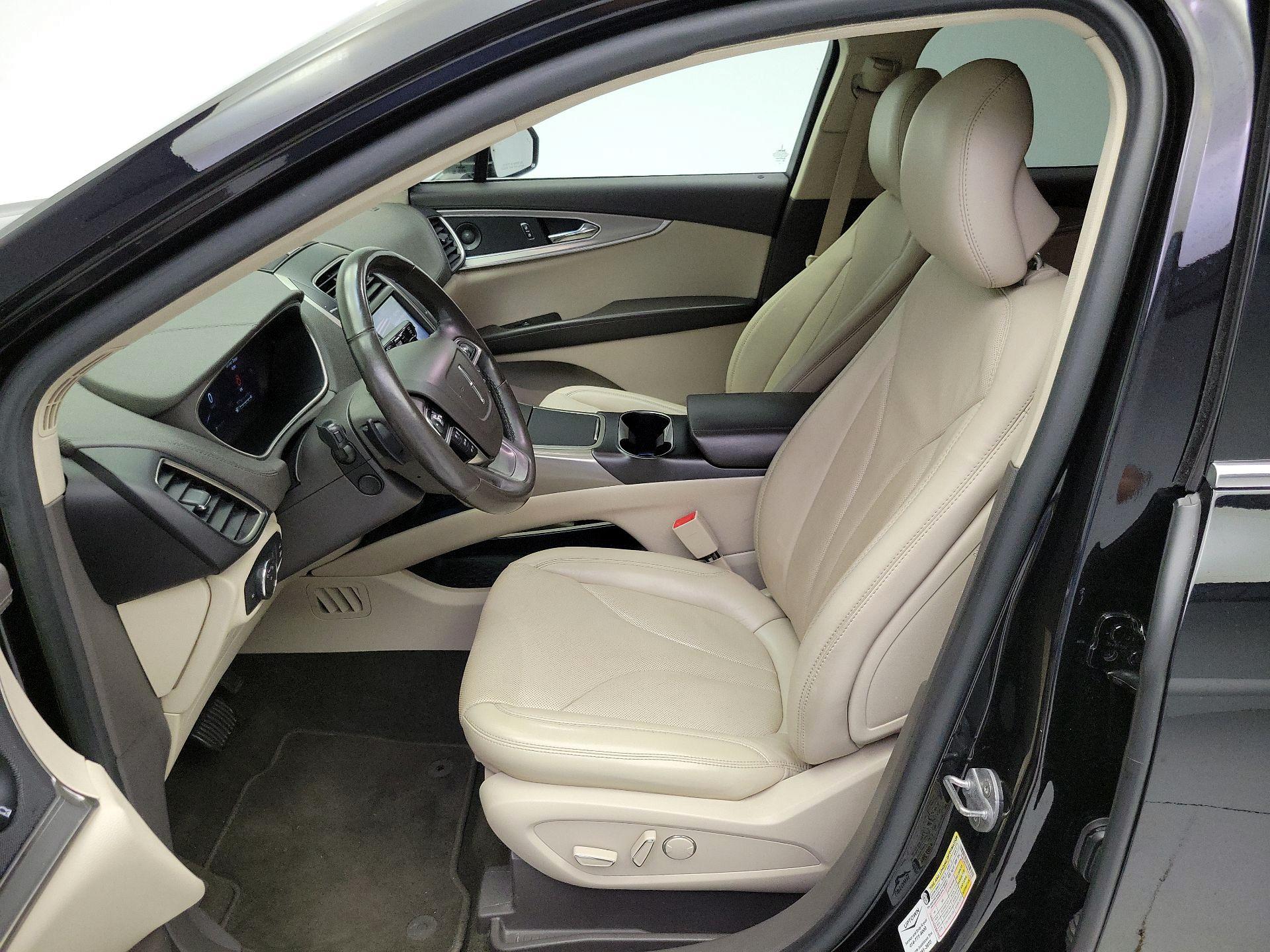 Thumbnail: 2019 Lincoln Nautilus - 11