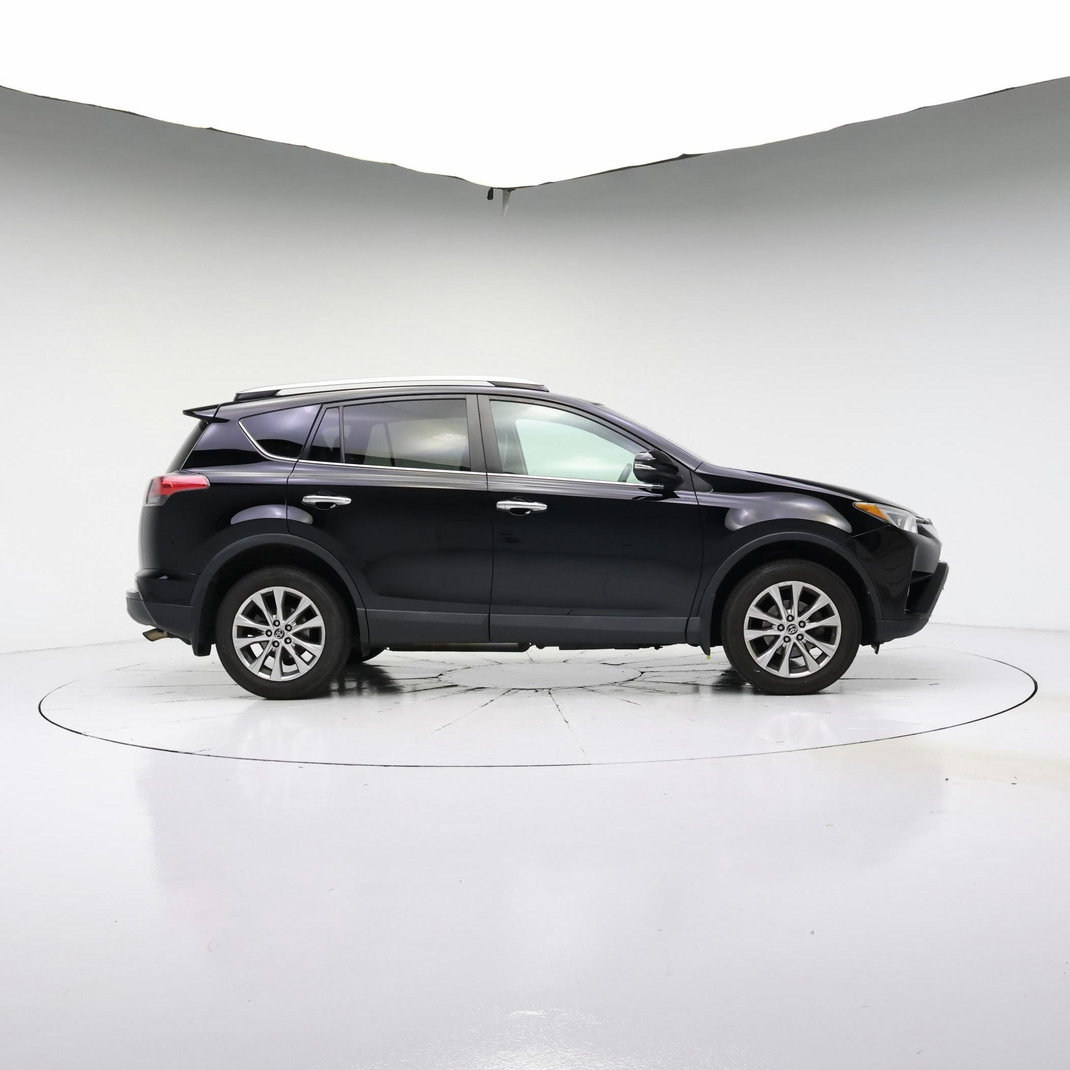 Thumbnail: 2017 Toyota RAV4 - 7
