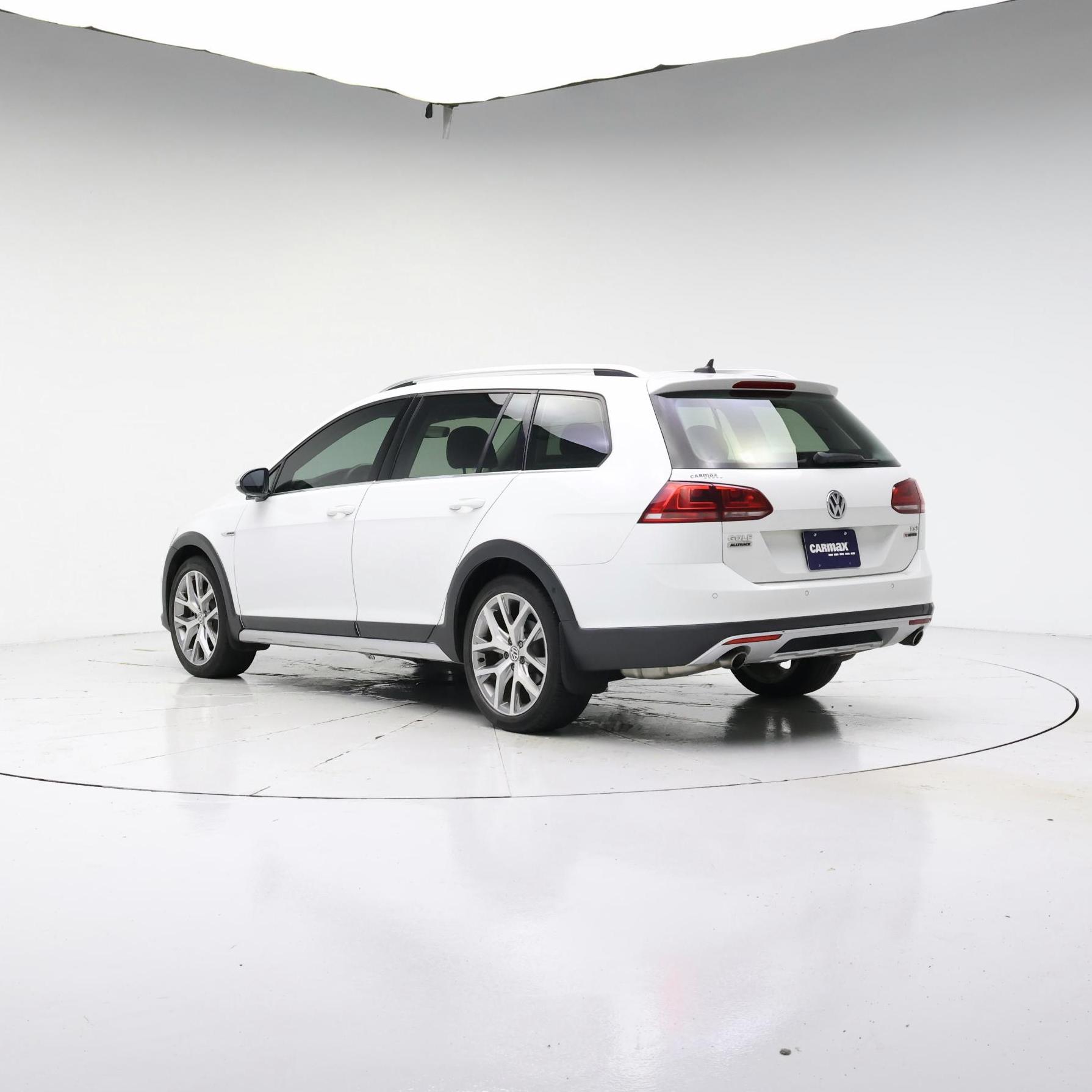 Thumbnail: 2017 Volkswagen Golf - 2