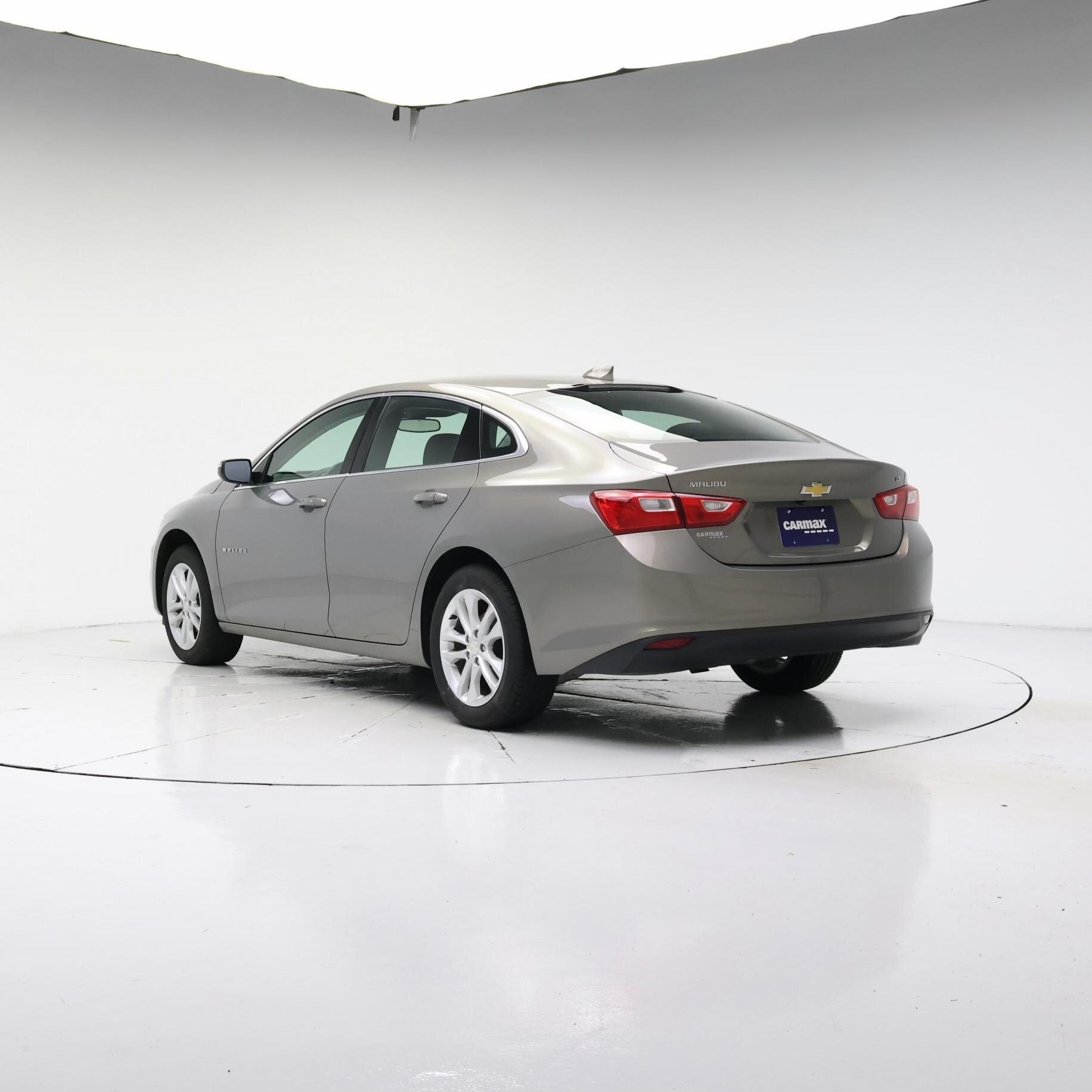 Thumbnail: 2018 Chevrolet Malibu - 2
