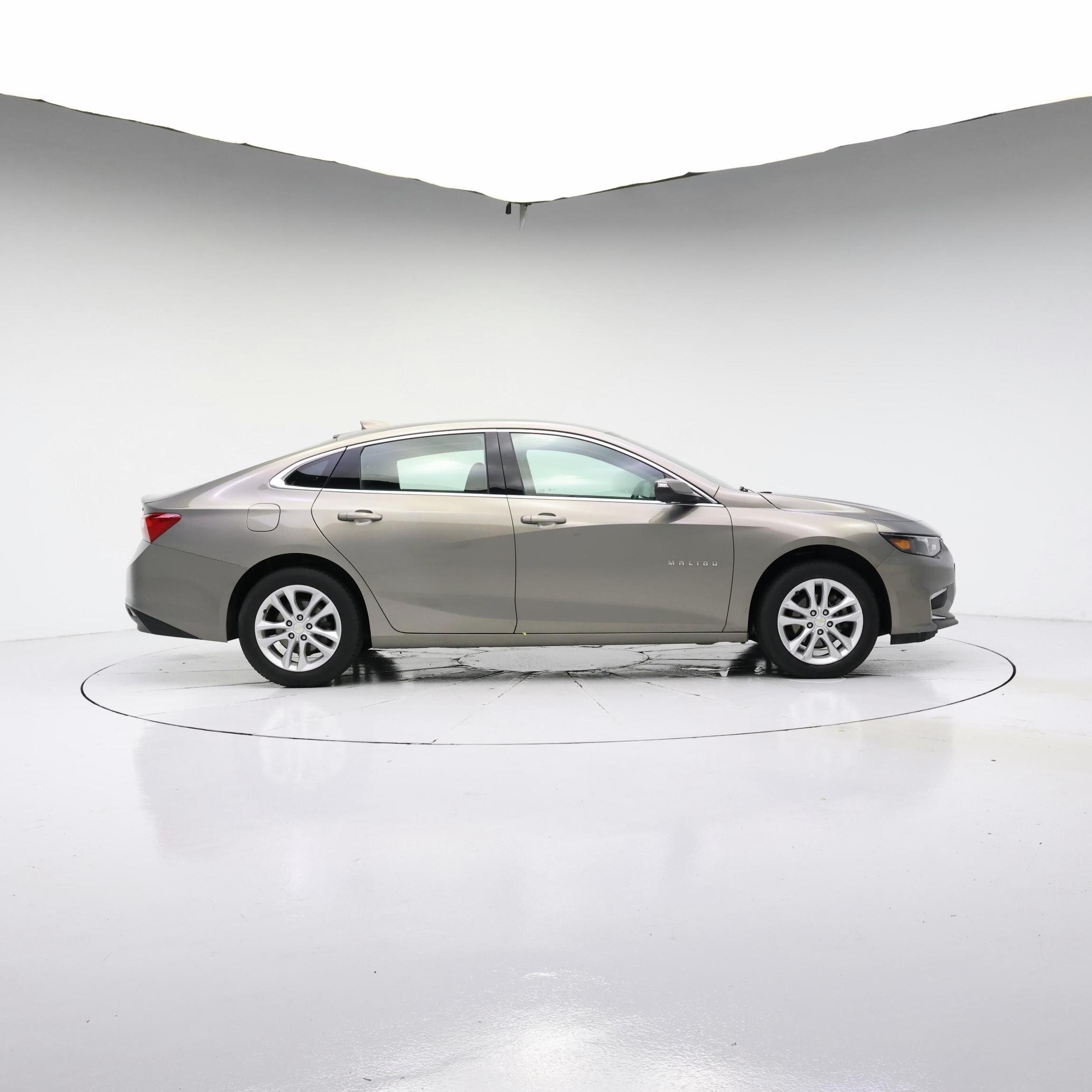 Thumbnail: 2018 Chevrolet Malibu - 7