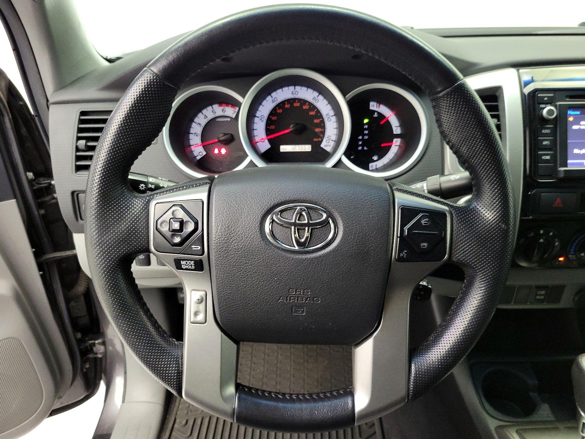 Thumbnail: 2015 Toyota Tacoma - 10