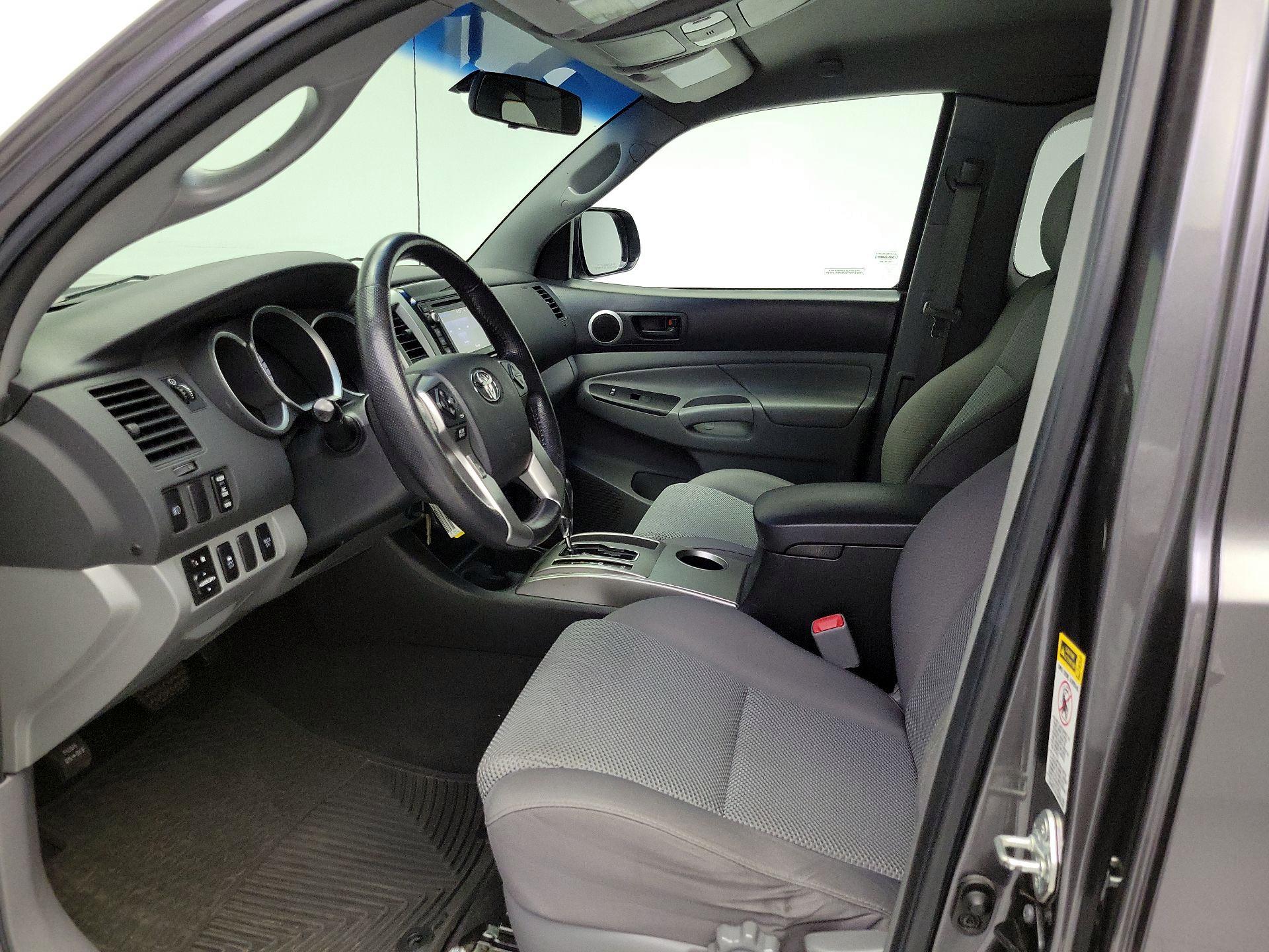 Thumbnail: 2015 Toyota Tacoma - 11