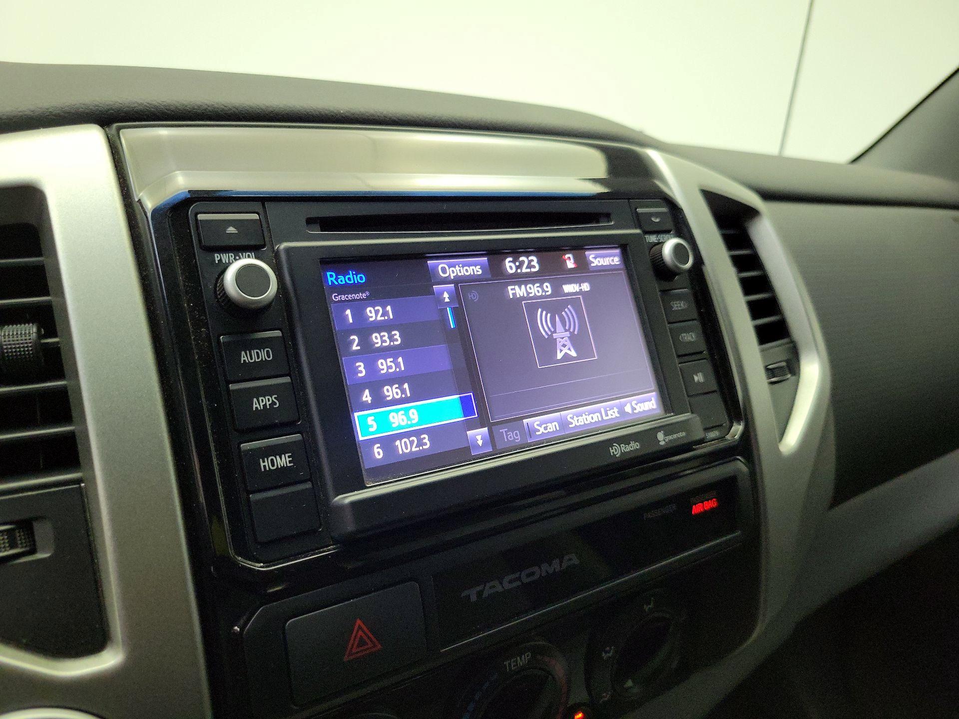 Thumbnail: 2015 Toyota Tacoma - 15
