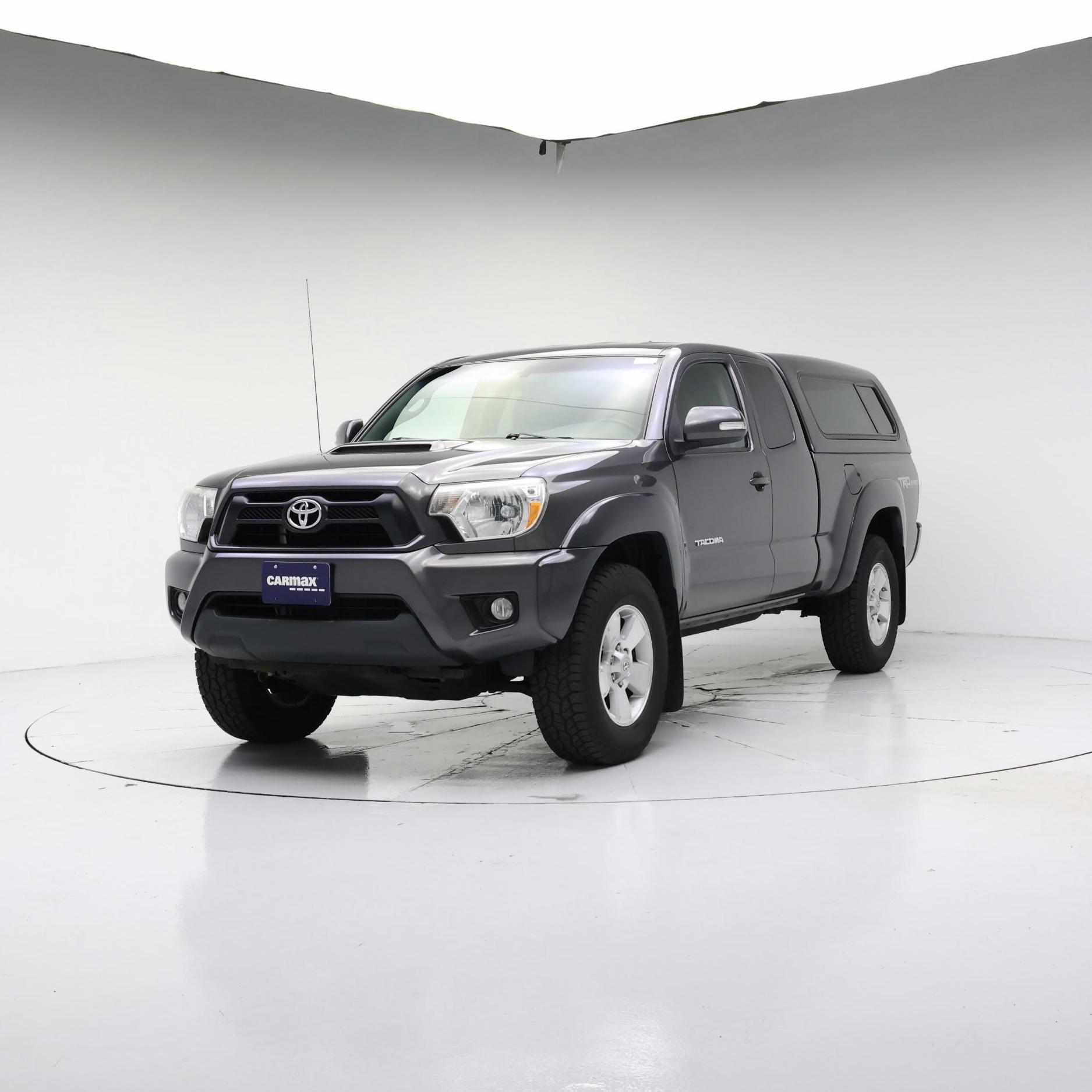 Thumbnail: 2015 Toyota Tacoma - 4
