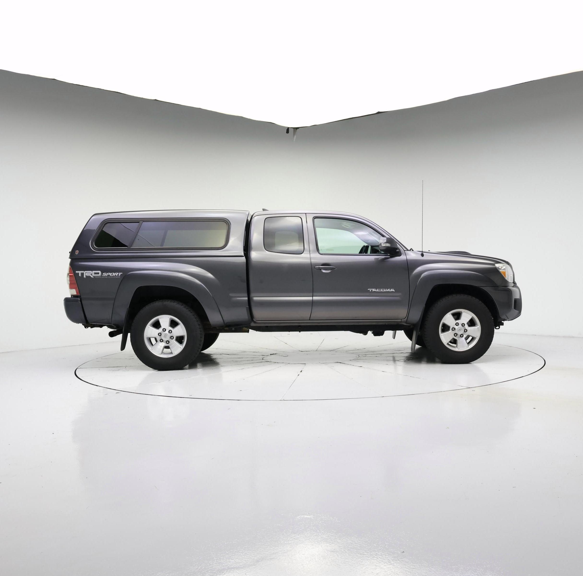 Thumbnail: 2015 Toyota Tacoma - 7