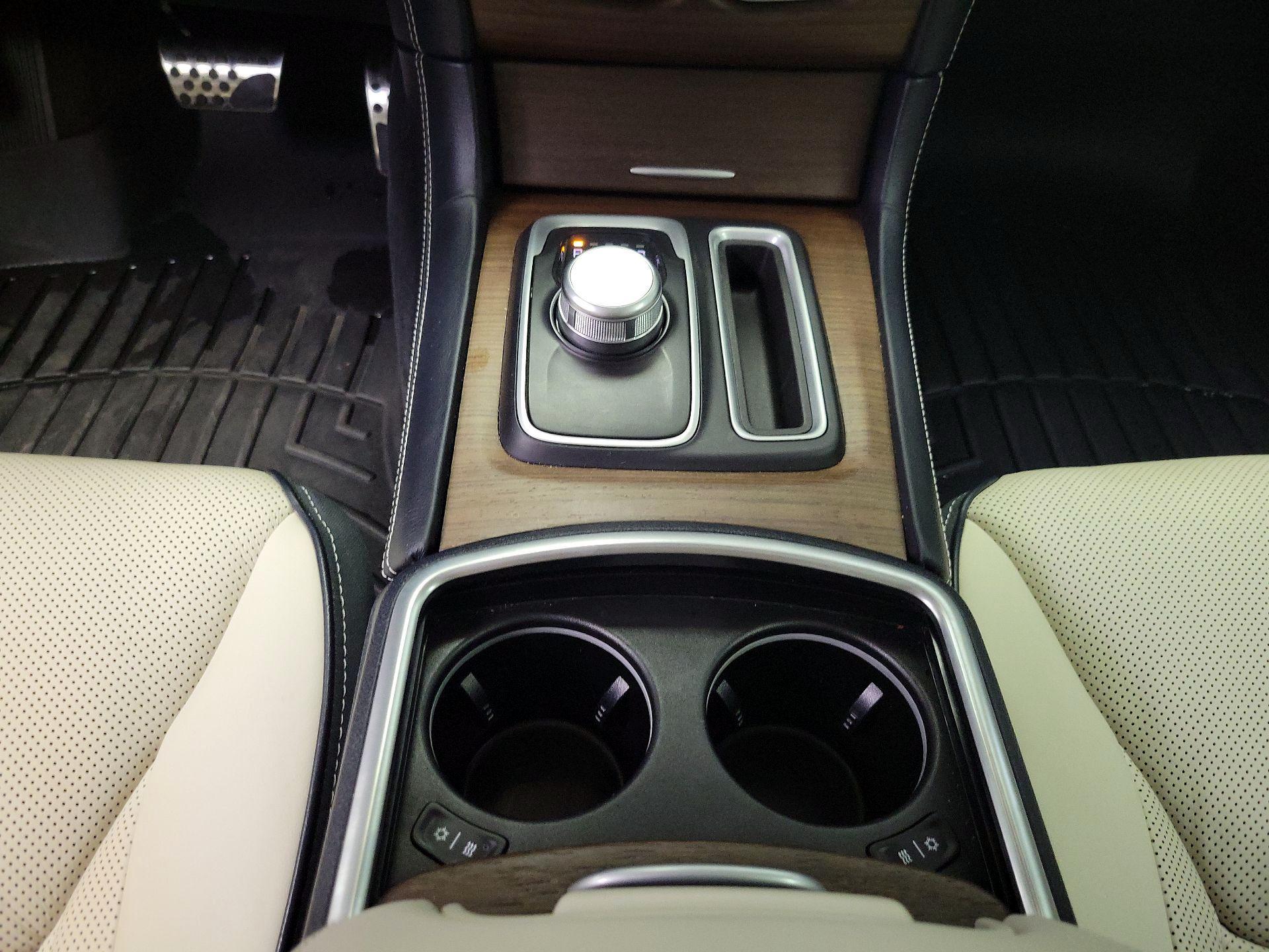 Thumbnail: 2016 Chrysler 300 - 18