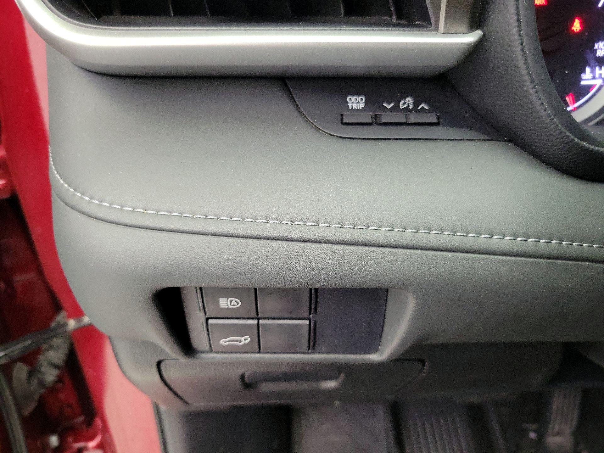 Thumbnail: 2021 Toyota Highlander - 13