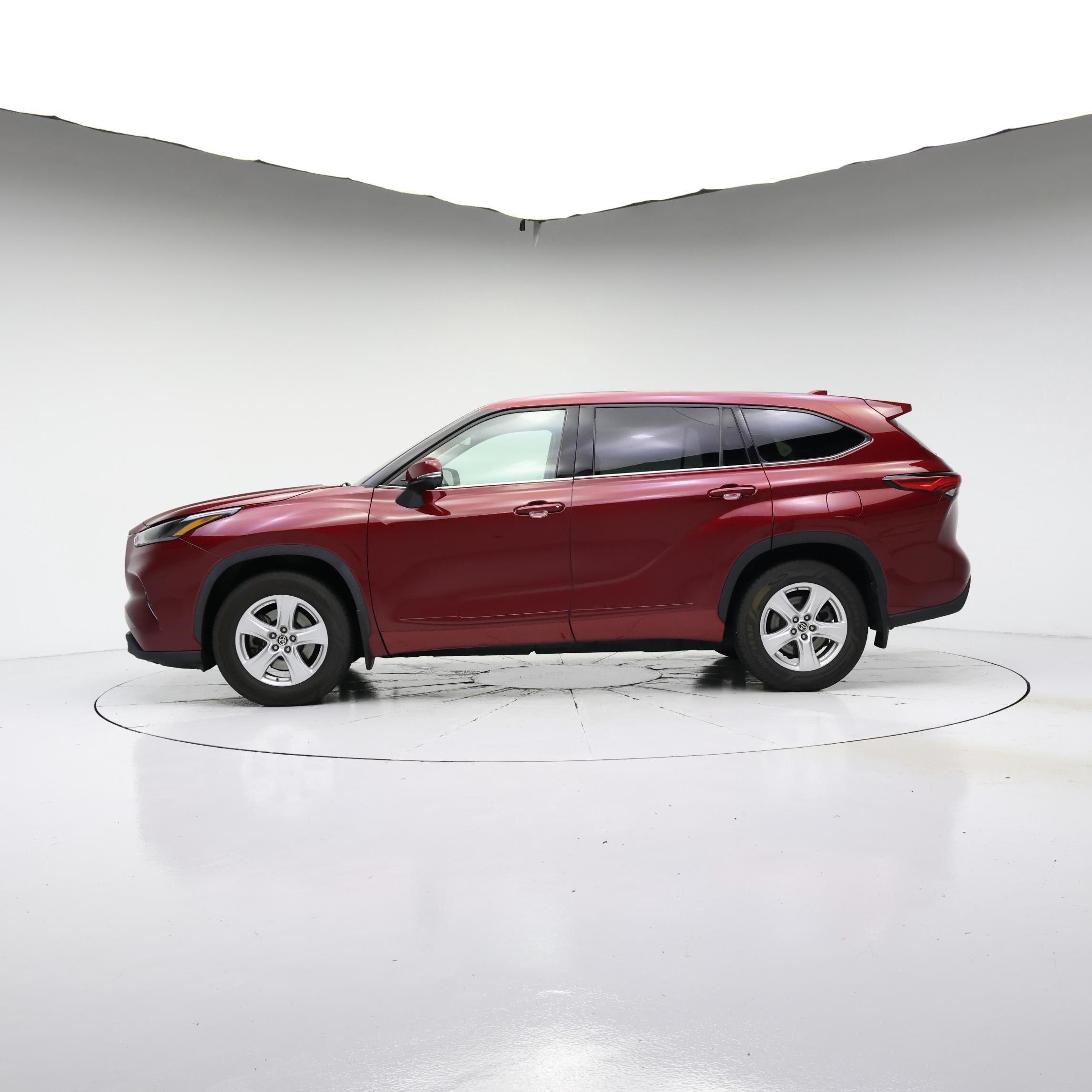 Thumbnail: 2021 Toyota Highlander - 3