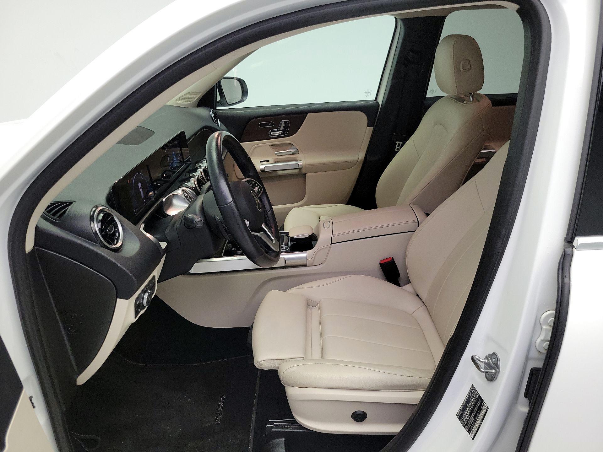 Thumbnail: 2020 Mercedes-Benz GLB - 11