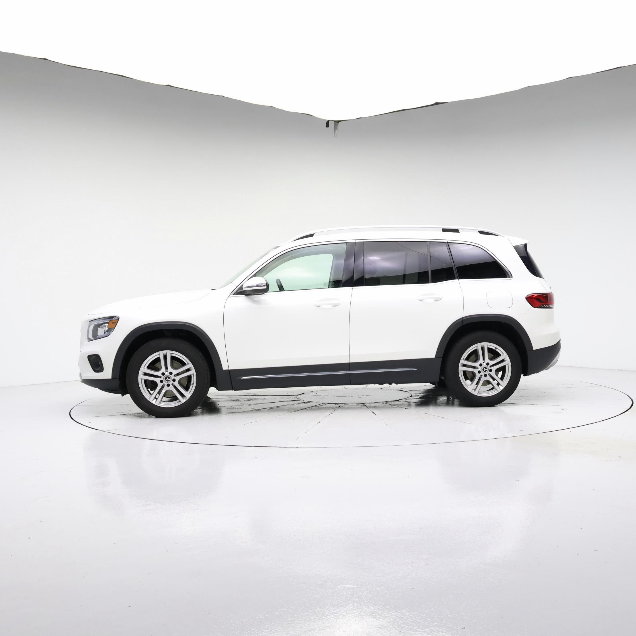 Thumbnail: 2020 Mercedes-Benz GLB - 3