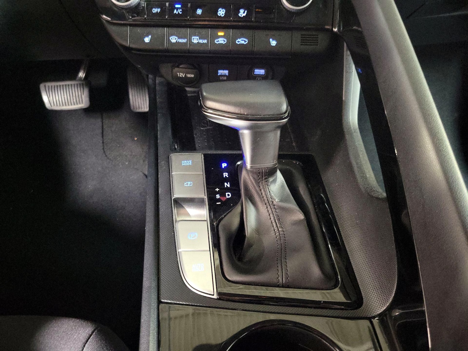 2021 Hyundai Elantra SEL - Photo 9