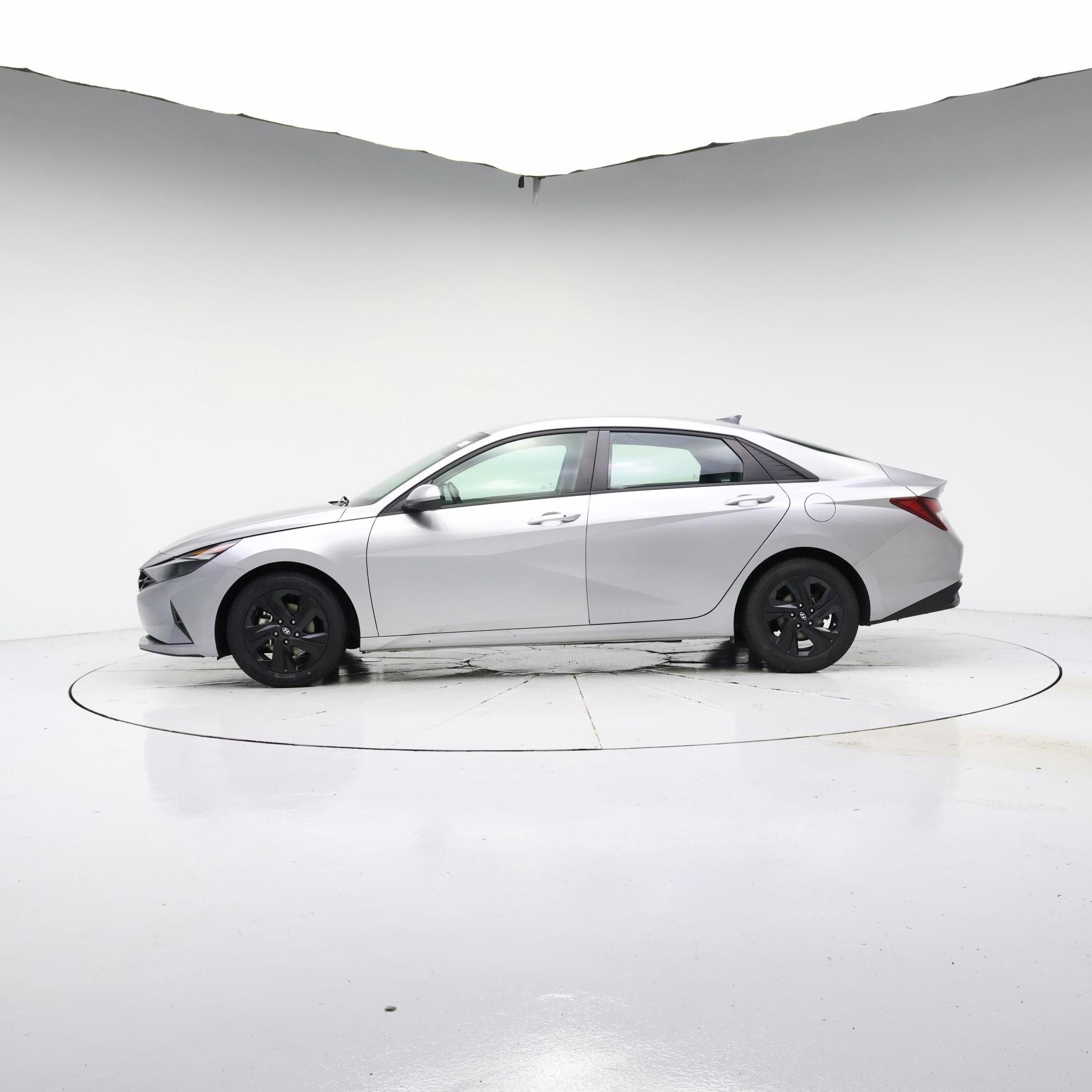 Thumbnail: 2021 Hyundai Elantra - 3