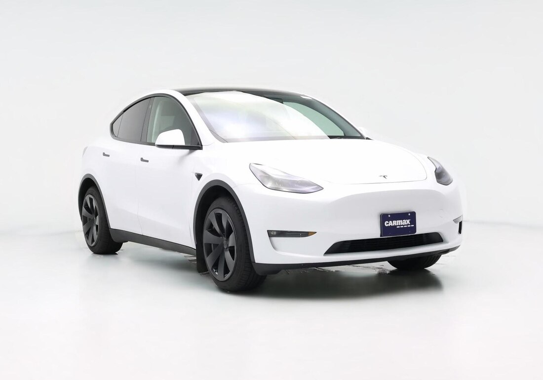 2023 Tesla Model Y Long Range All-Wheel Drive in White — CarMax photo