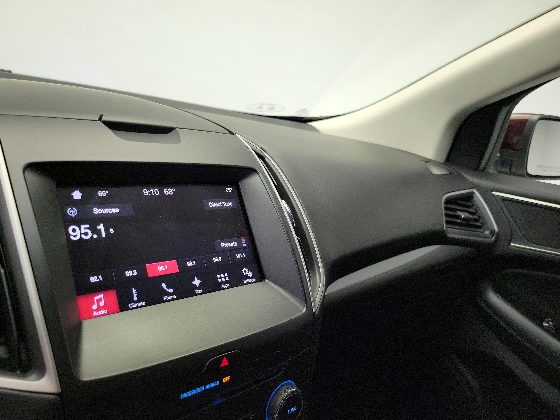 Thumbnail: 2018 Ford Edge - 16