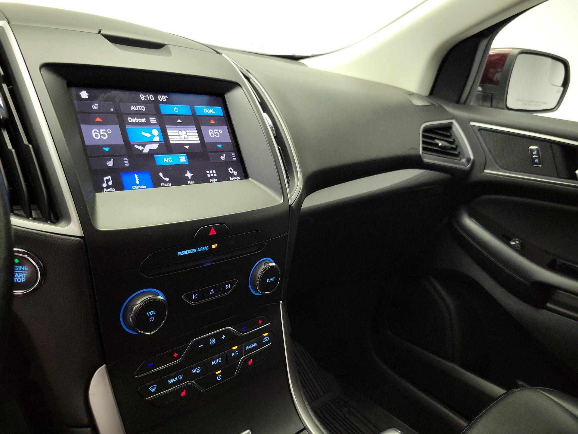 Thumbnail: 2018 Ford Edge - 17
