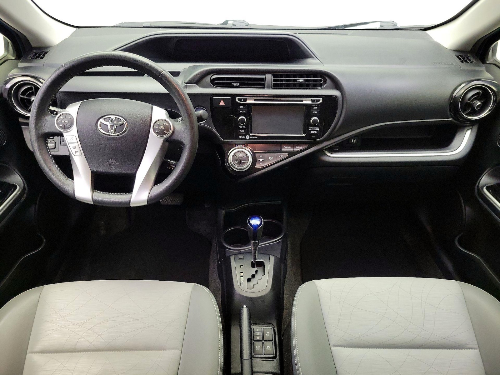 2015 Toyota Prius c Four - Photo 10