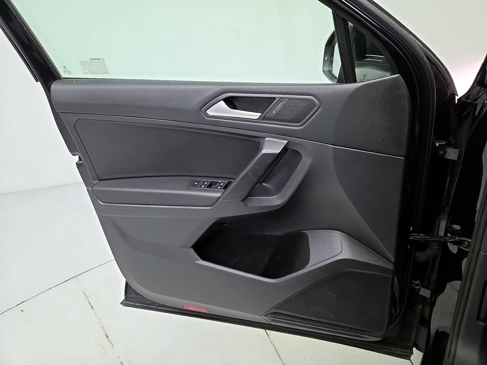 2021 Volkswagen Tiguan SE - Photo 13
