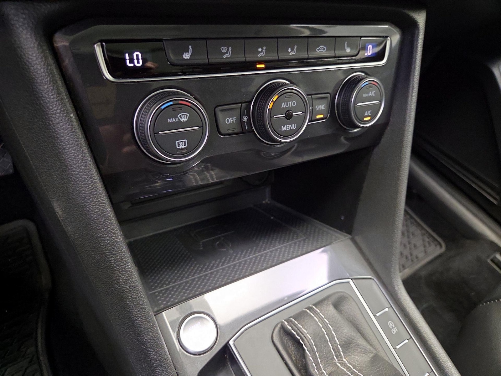2021 Volkswagen Tiguan SE - Photo 18