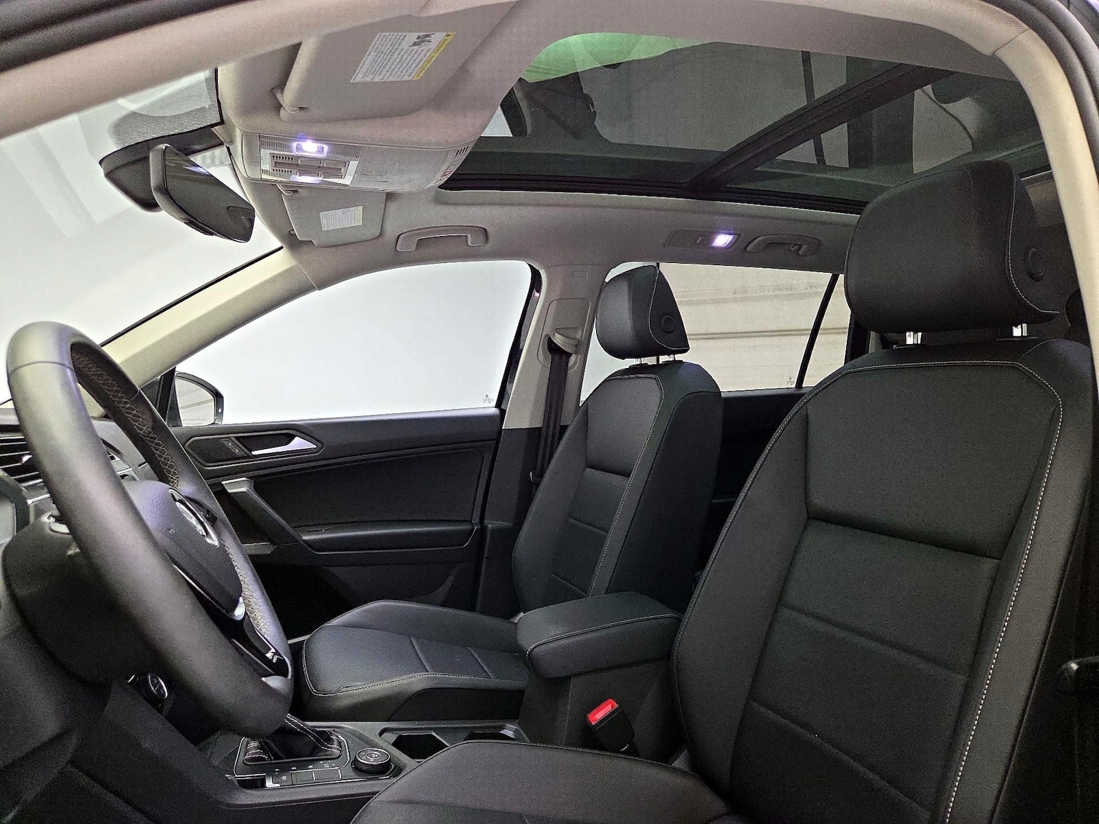 2021 Volkswagen Tiguan SE - Photo 21