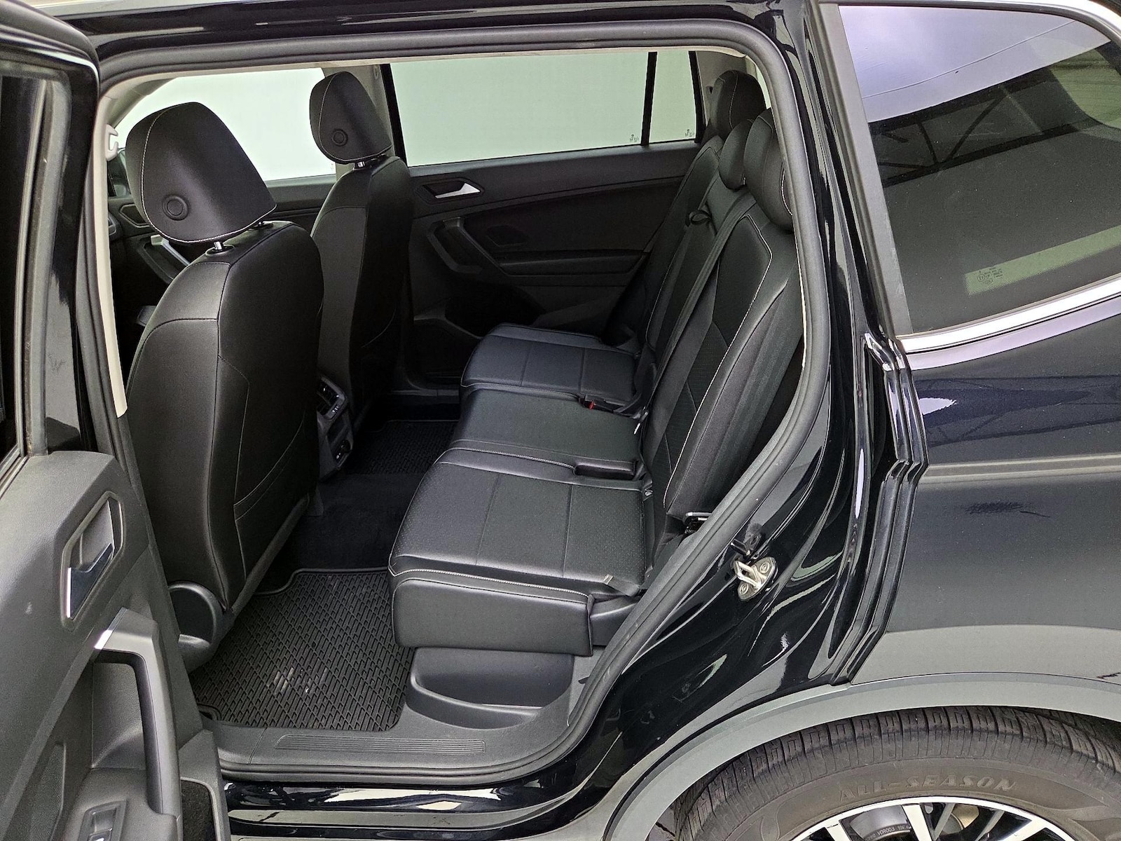 2021 Volkswagen Tiguan SE - Photo 22