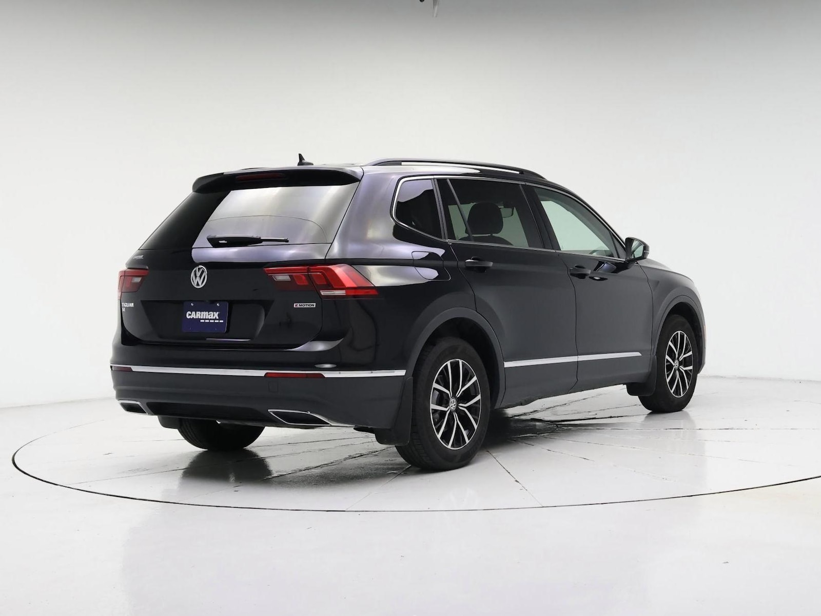 2021 Volkswagen Tiguan SE - Photo 9