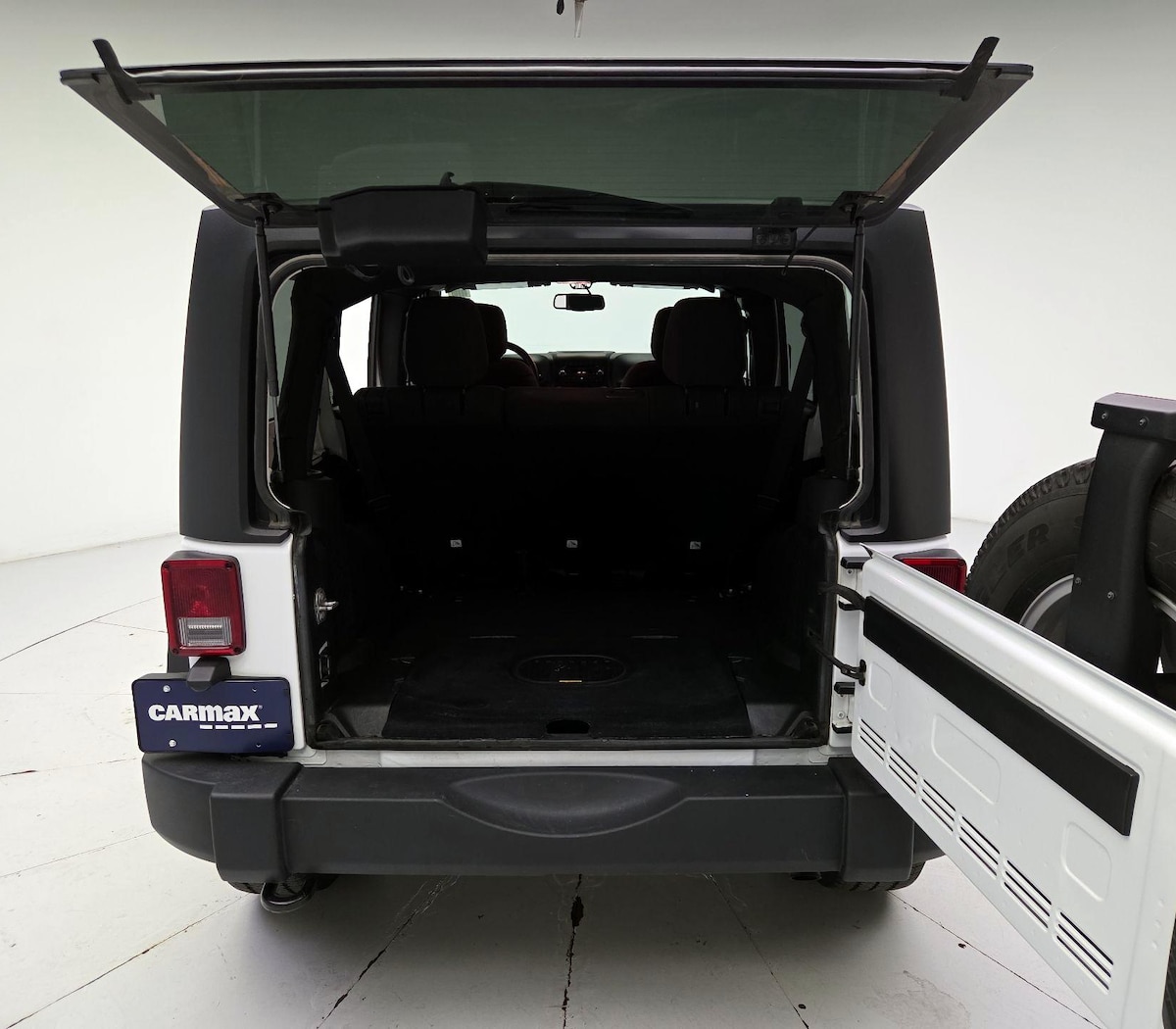 Trunk/Cargo (Seats Up)