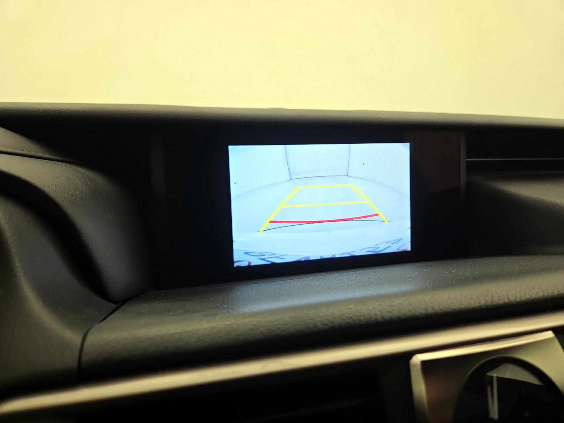 Thumbnail: 2018 Lexus IS - 14