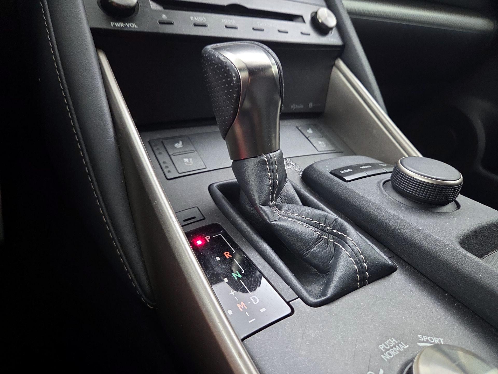 Thumbnail: 2018 Lexus IS - 17