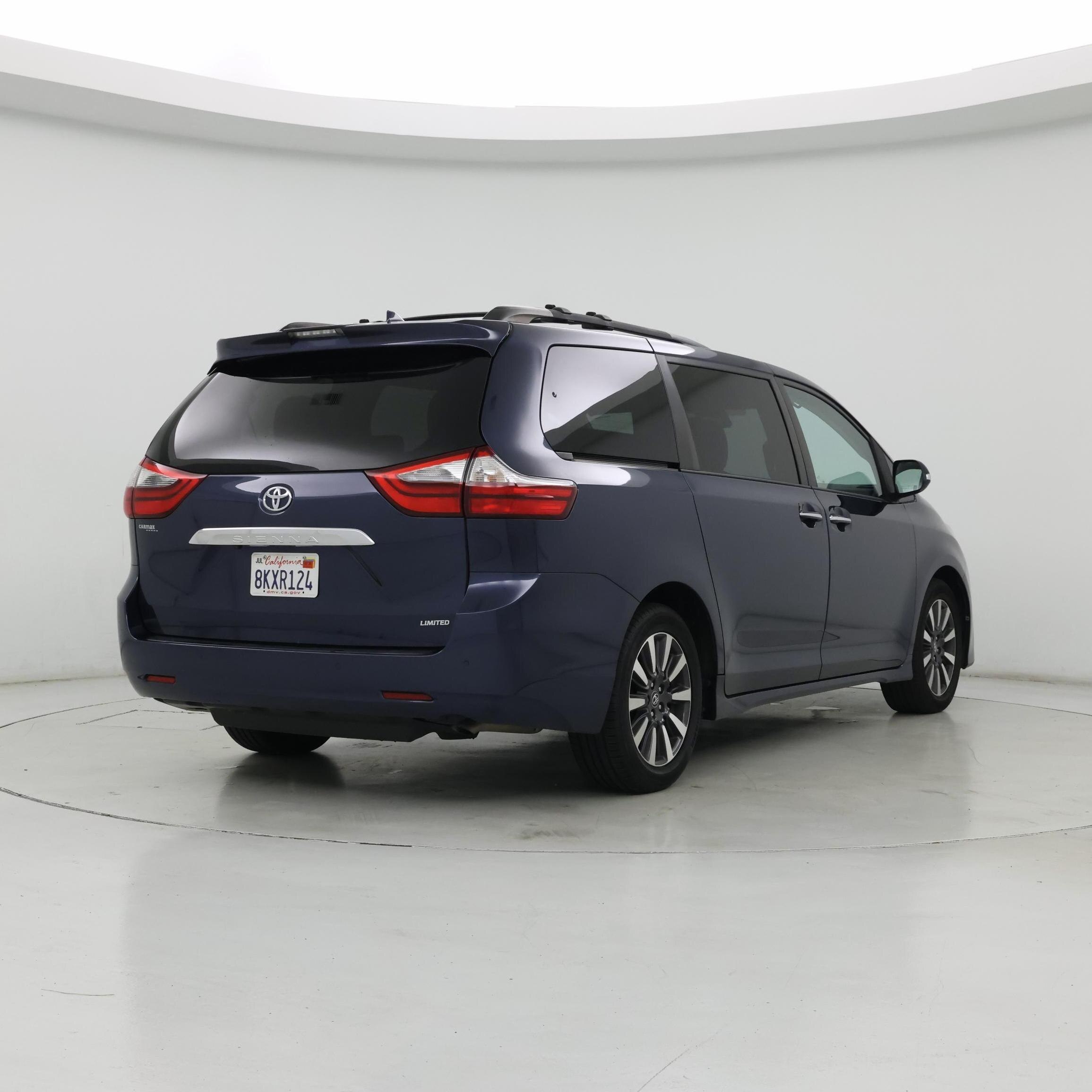 Thumbnail: 2020 Toyota Sienna - 8