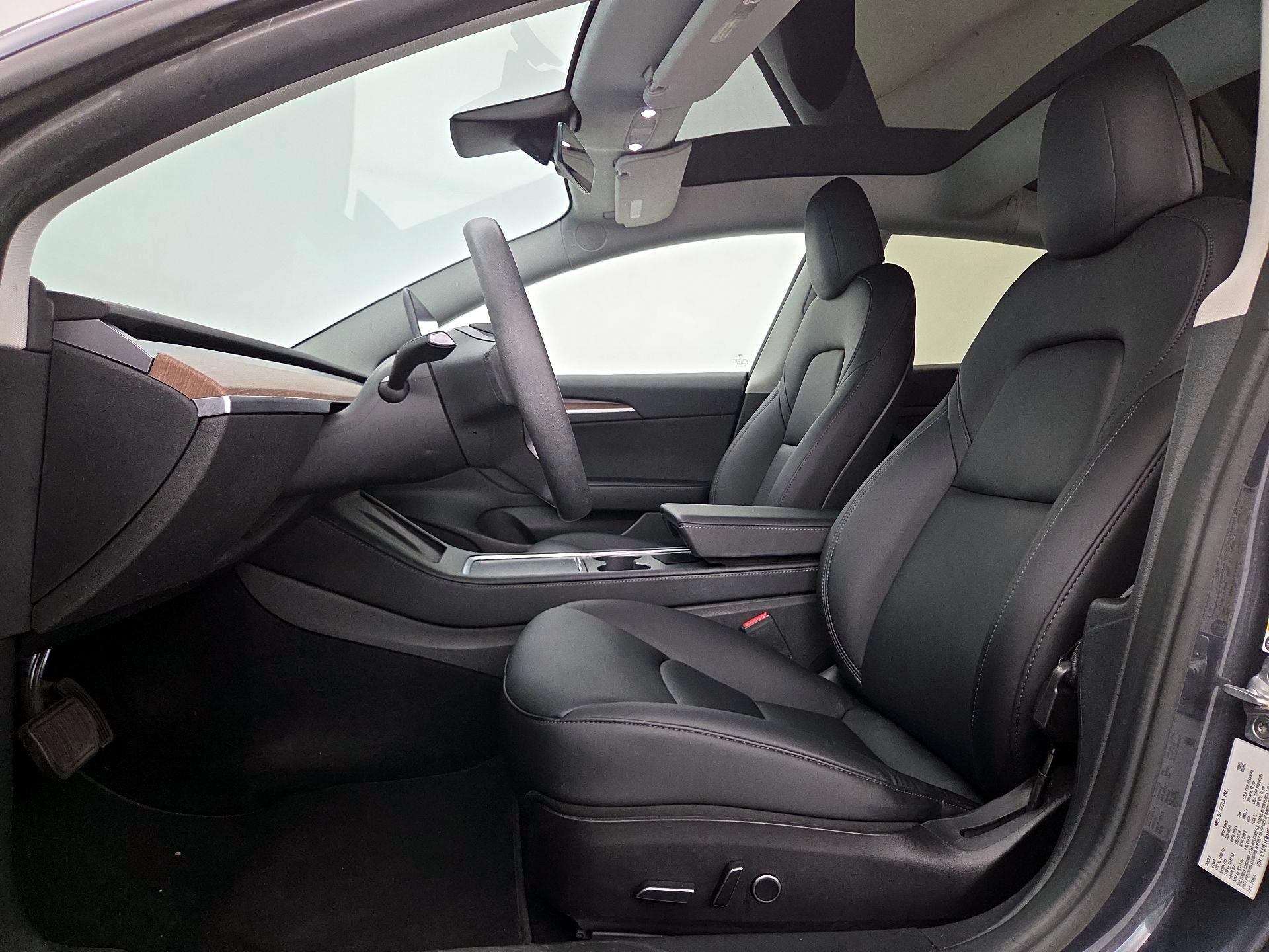 Thumbnail: 2022 Tesla Model 3 - 11