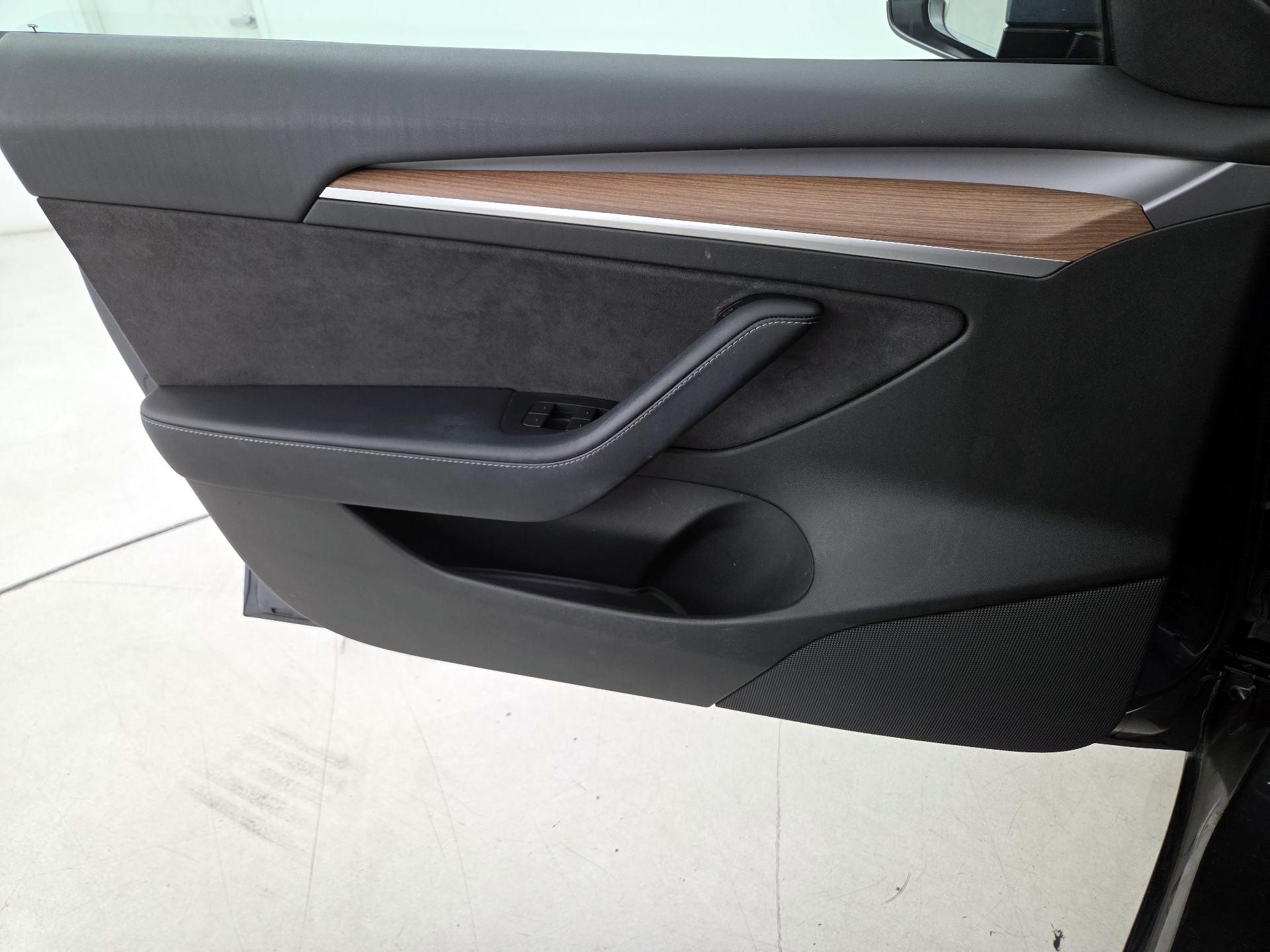 Thumbnail: 2022 Tesla Model 3 - 12