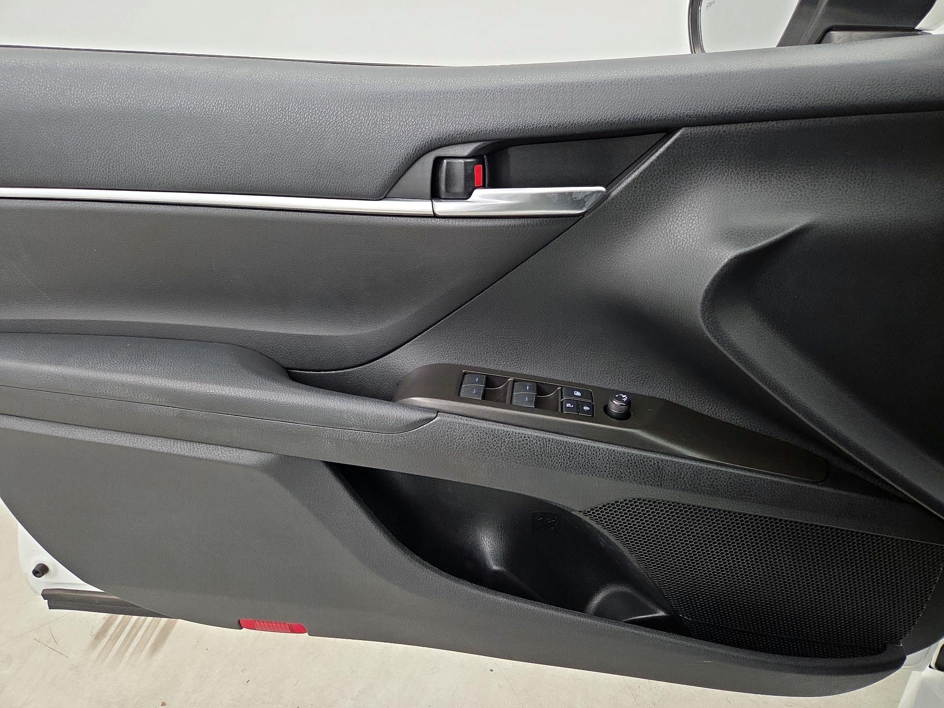 Thumbnail: 2022 Toyota Camry - 12