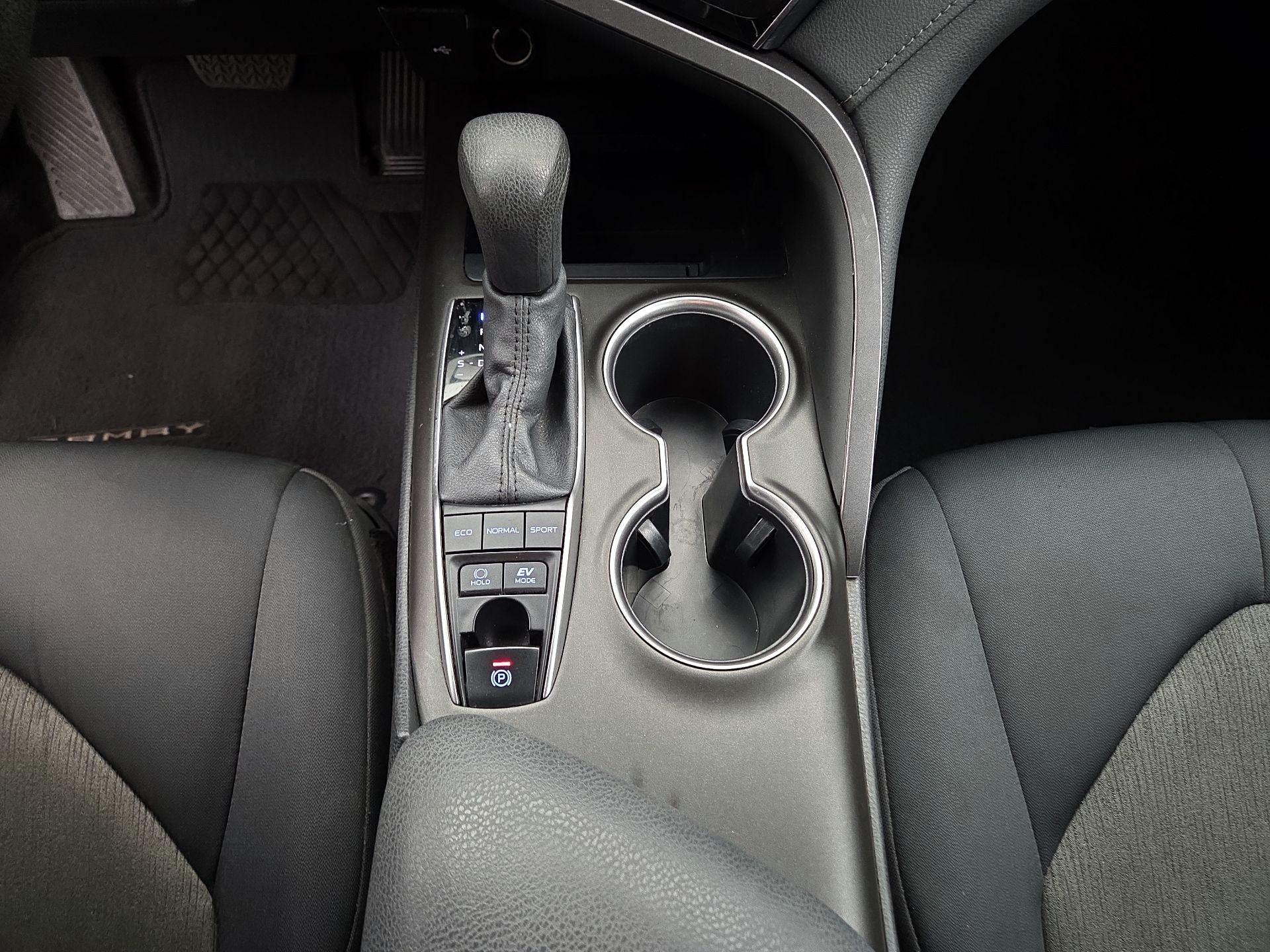 Thumbnail: 2022 Toyota Camry - 17