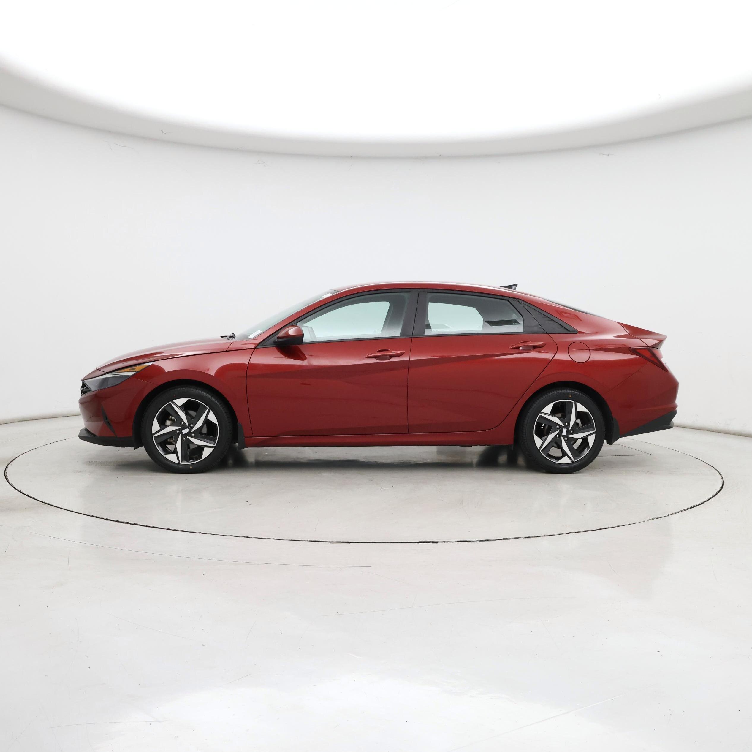 Thumbnail: 2023 Hyundai Elantra - 3