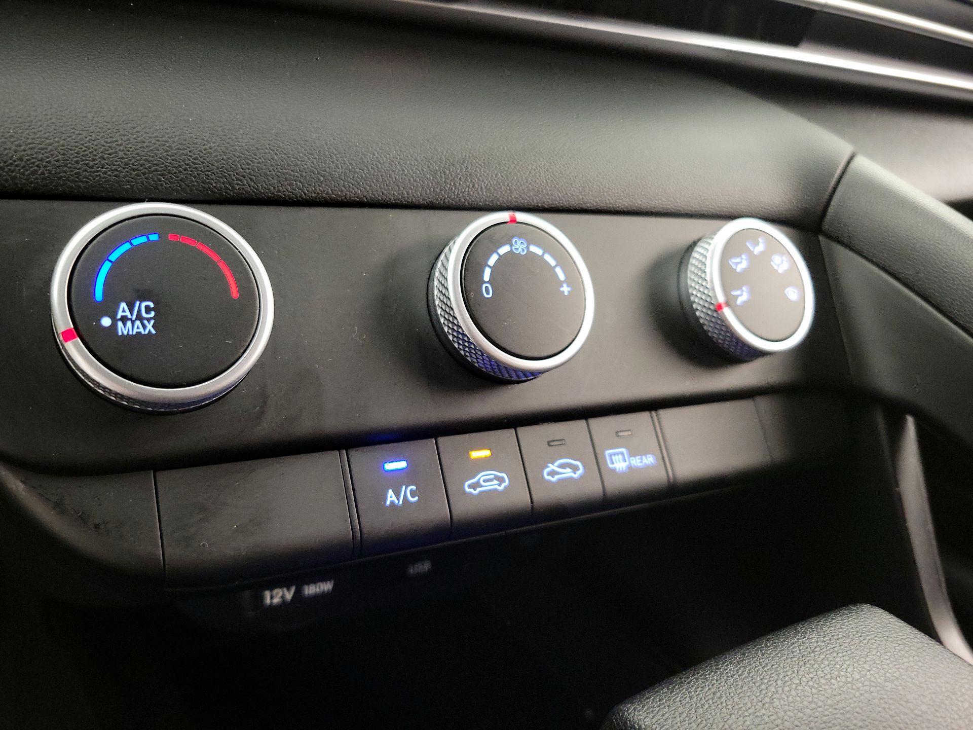 Thumbnail: 2025 Hyundai Elantra - 16