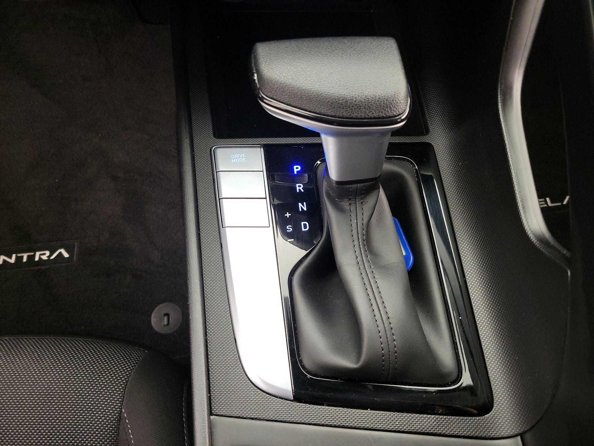 Thumbnail: 2025 Hyundai Elantra - 17