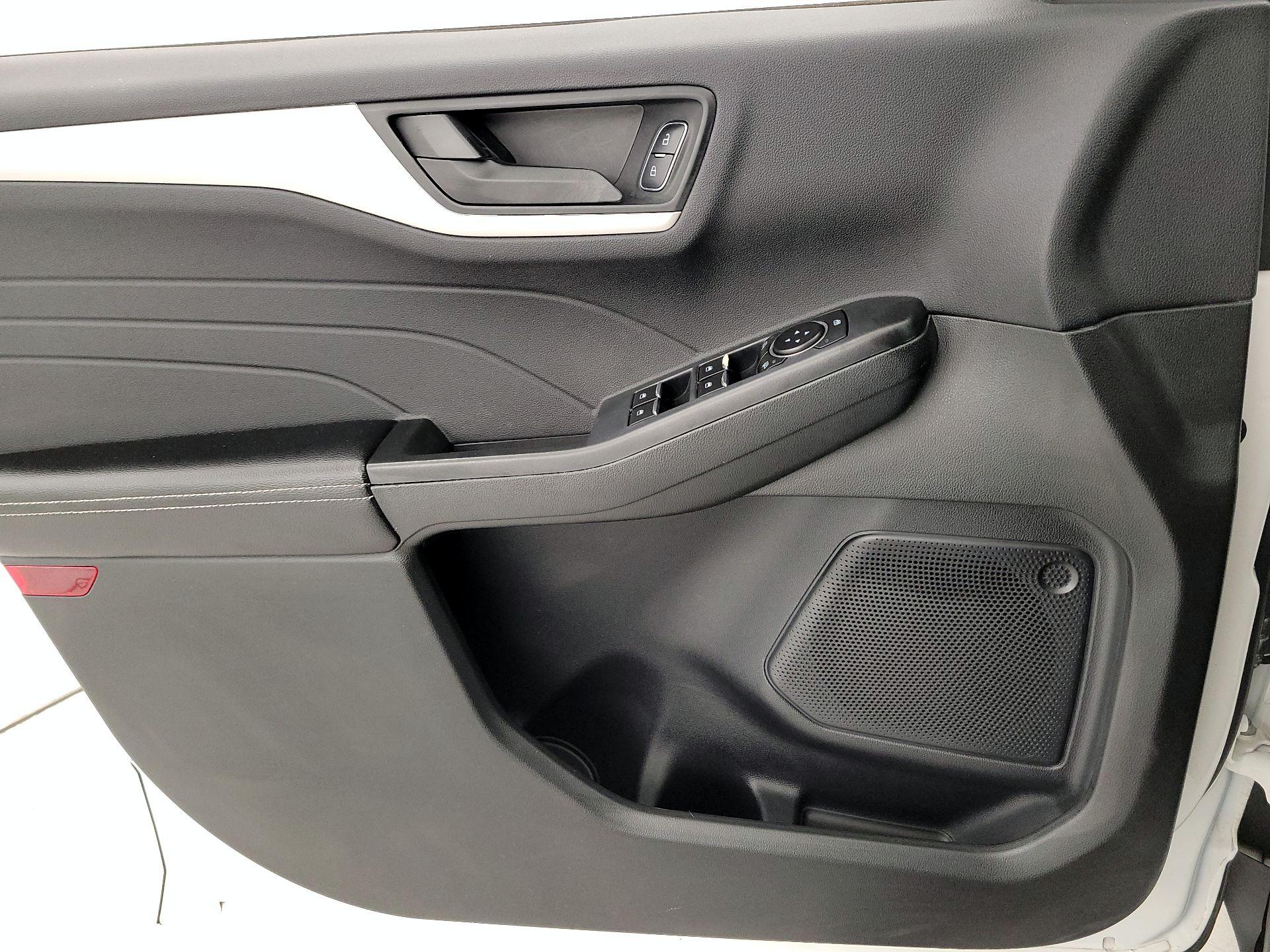 Thumbnail: 2022 Ford Escape - 12