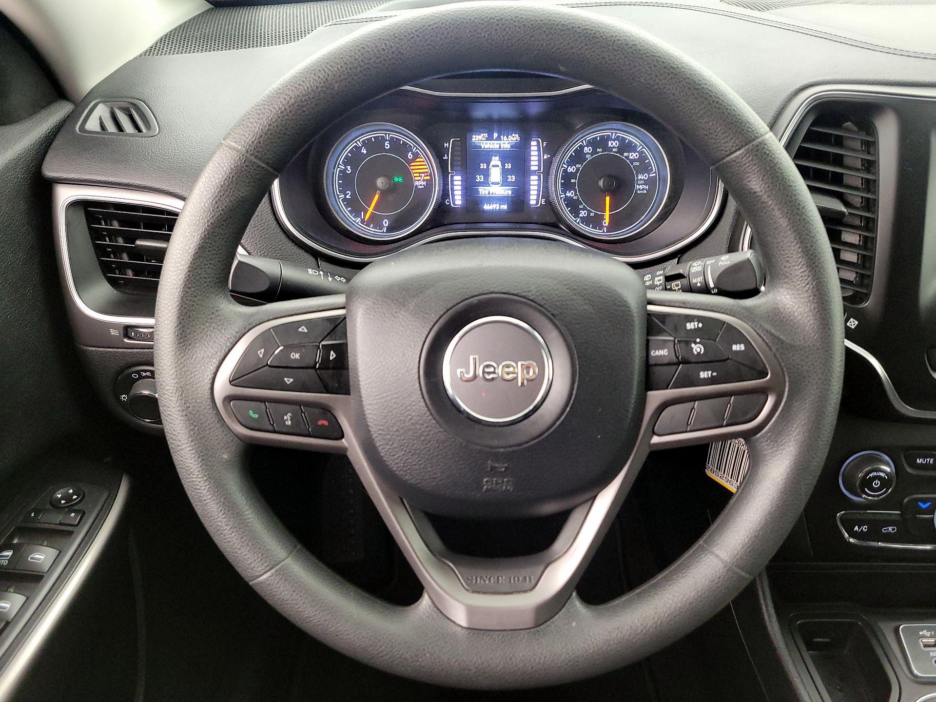 Thumbnail: 2020 Jeep Cherokee - 10