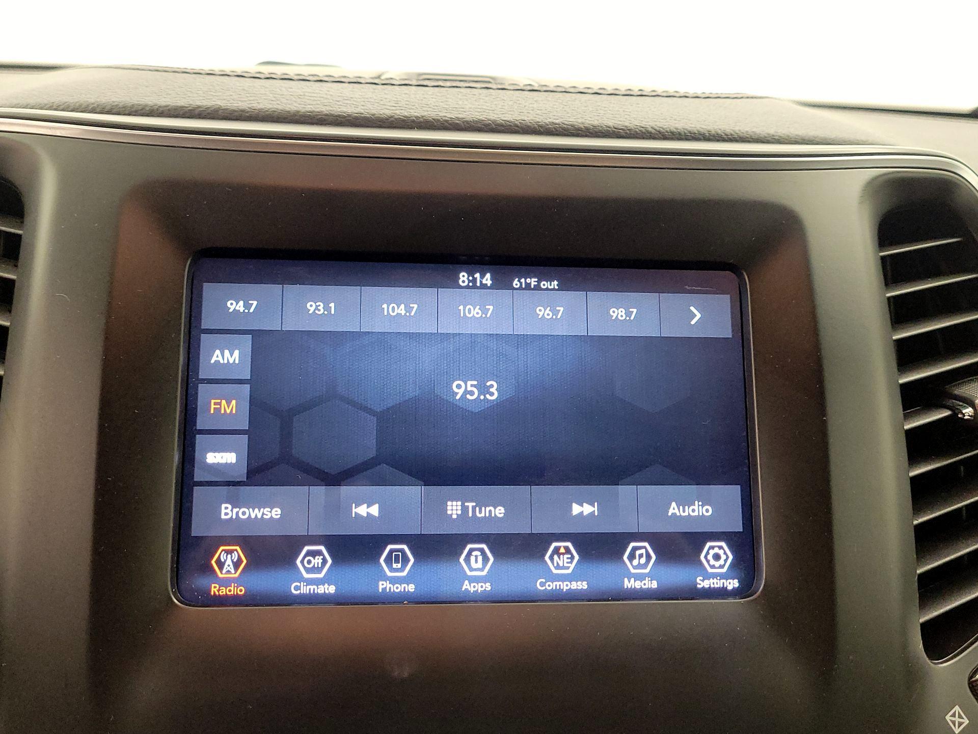 Thumbnail: 2020 Jeep Cherokee - 15