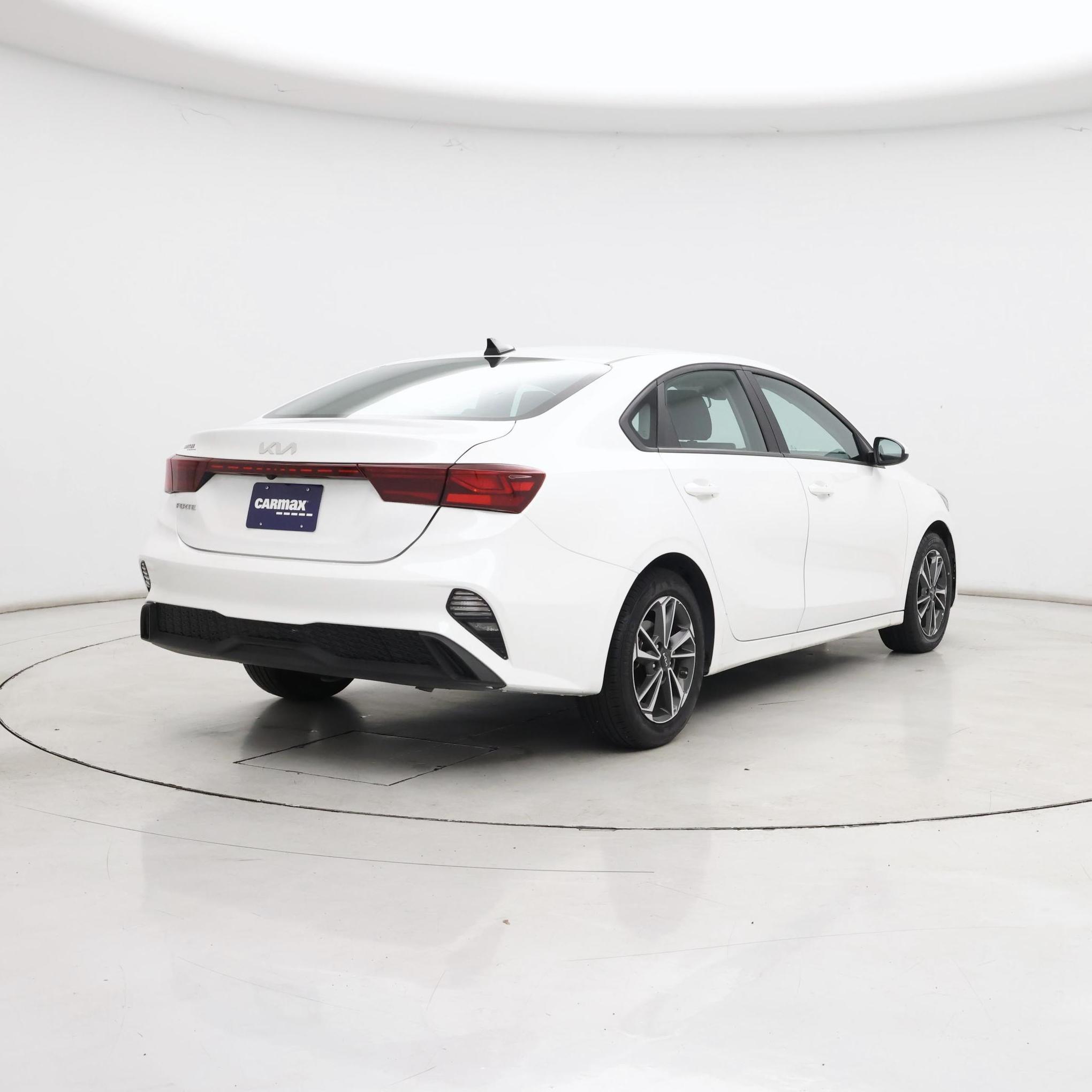 Thumbnail: 2024 Kia Forte - 8