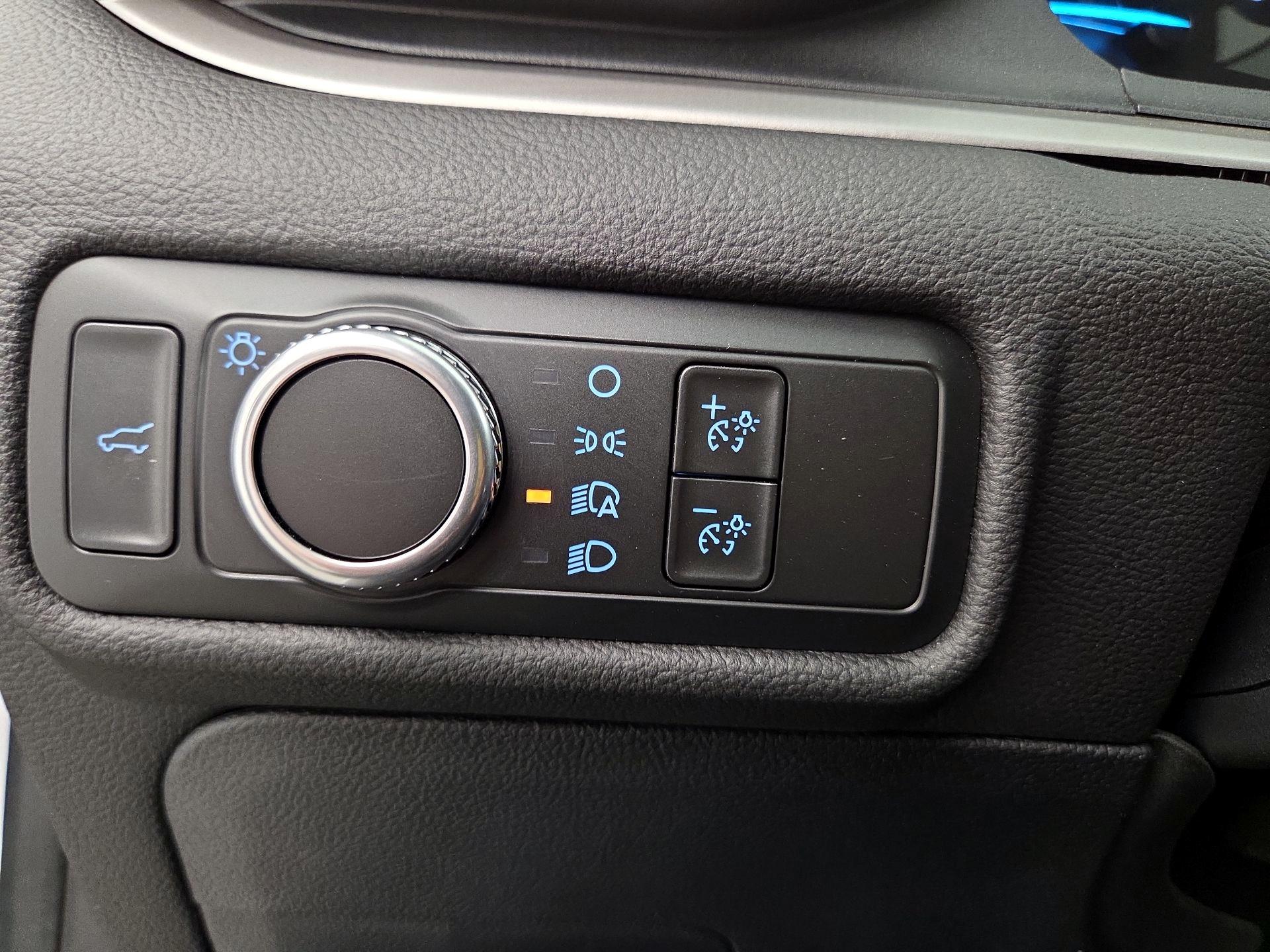 Thumbnail: 2022 Ford Explorer - 13