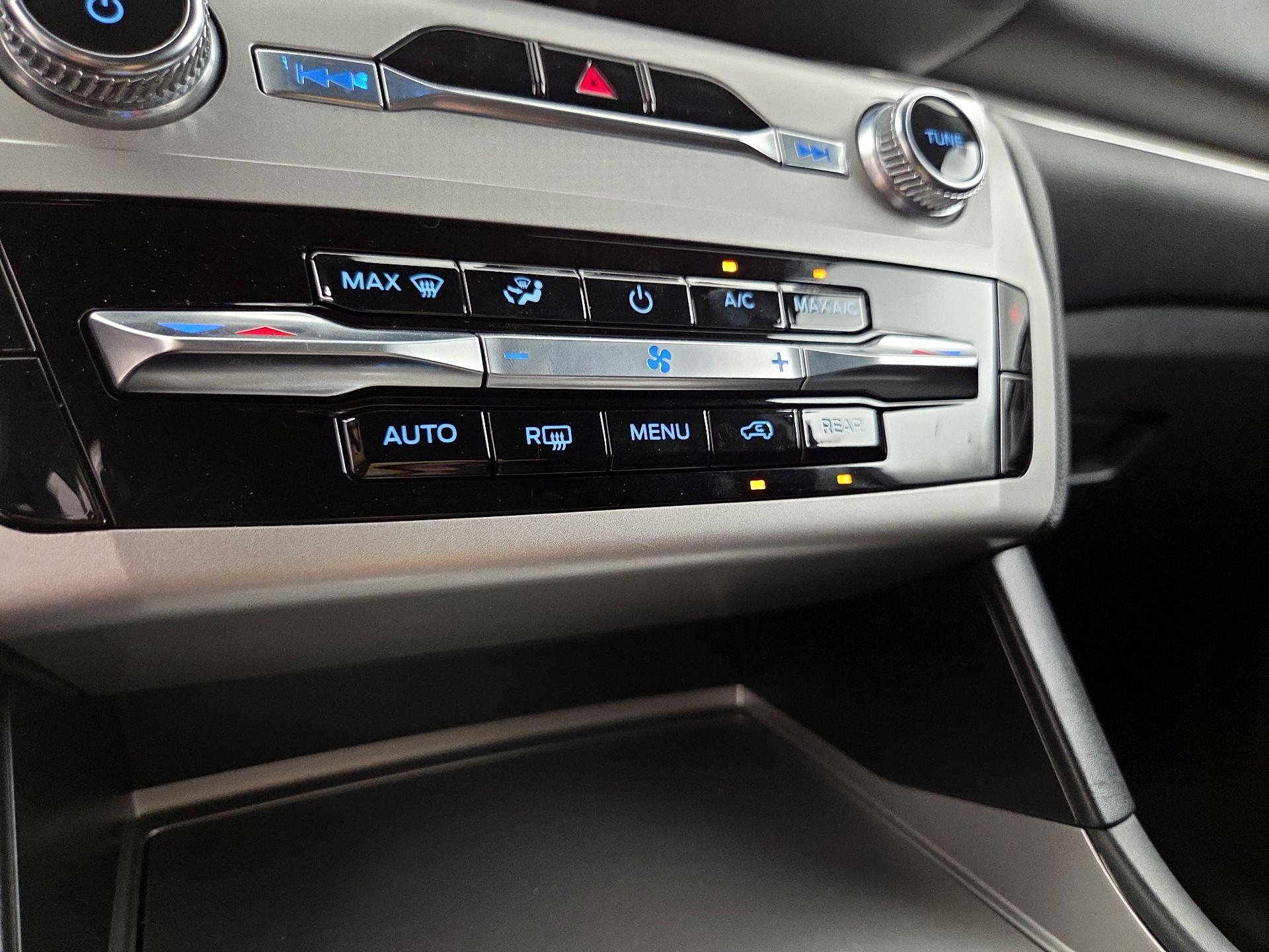 Thumbnail: 2022 Ford Explorer - 16