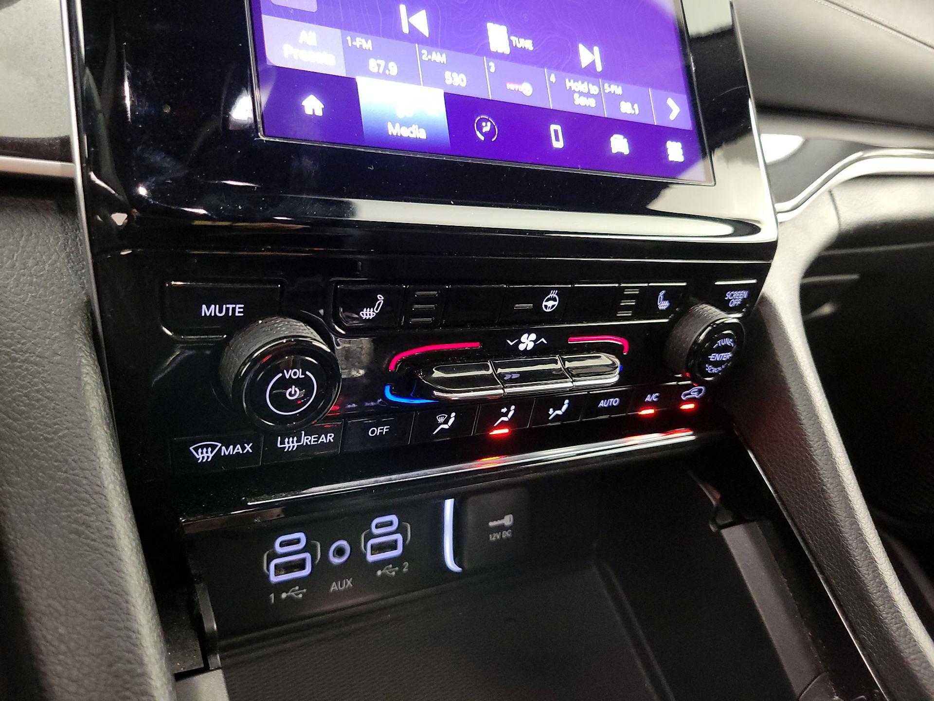 Thumbnail: 2023 Jeep Grand Cherokee - 16